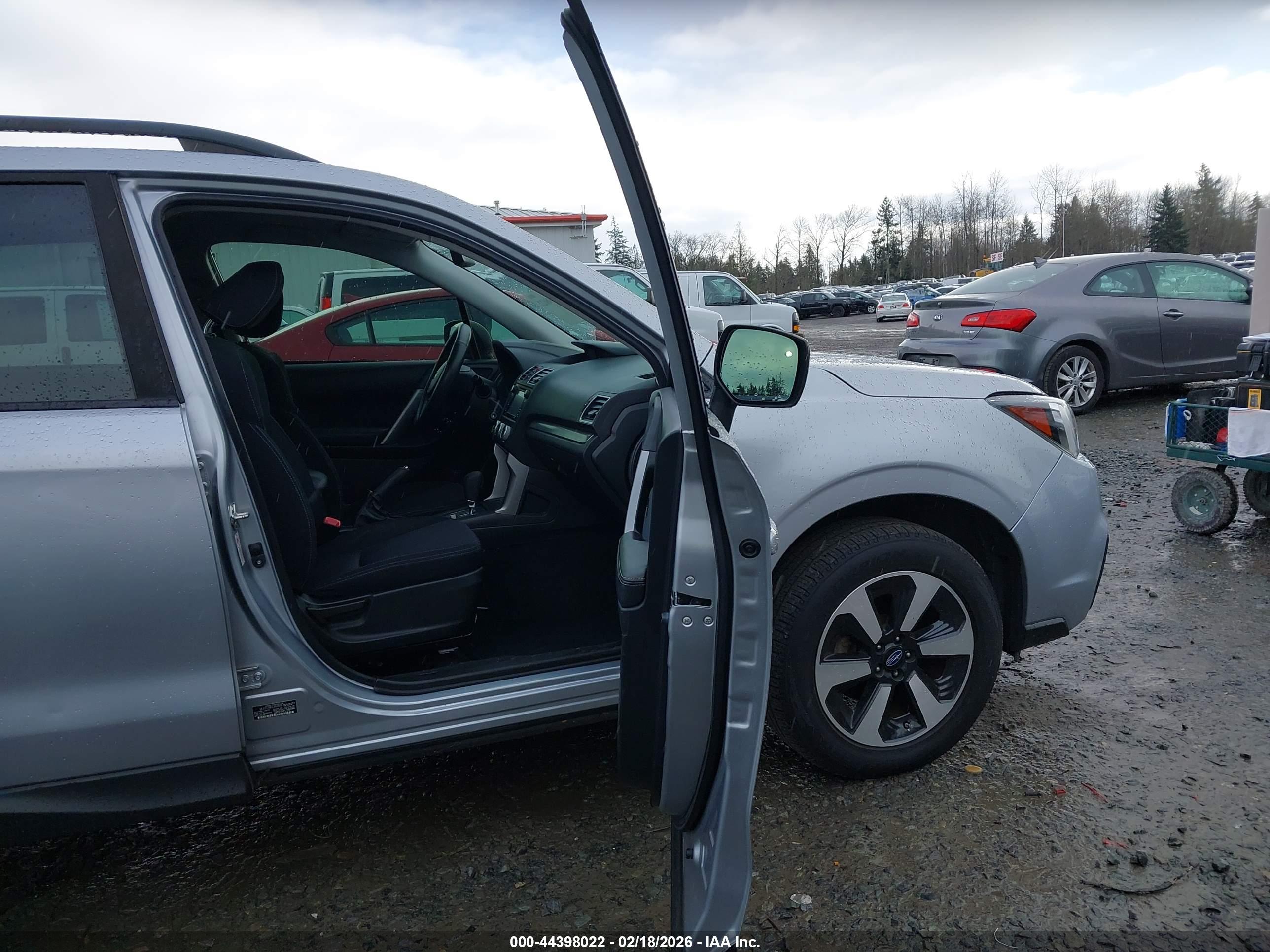 SUBARU FORESTER image 5