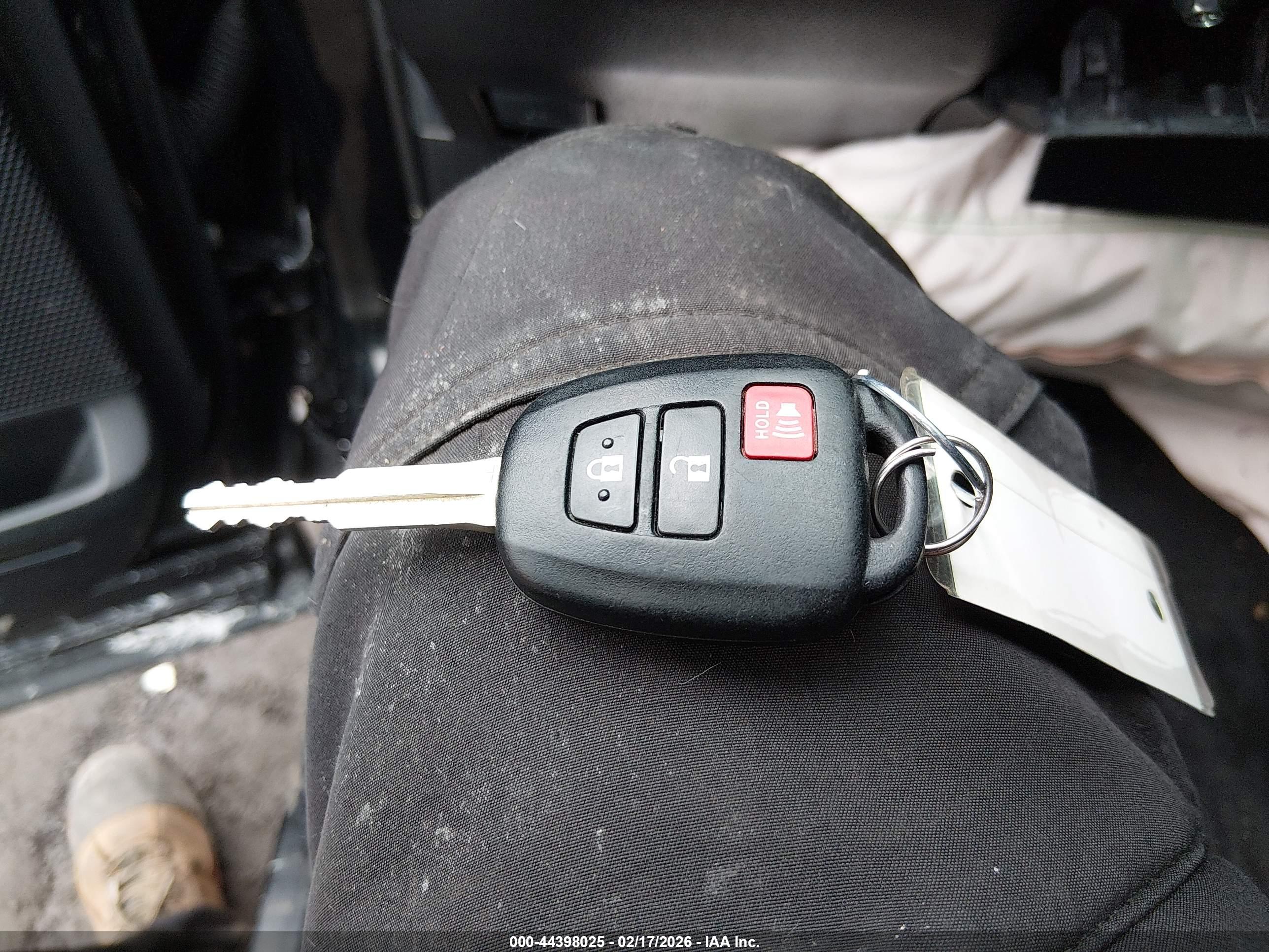 TOYOTA RAV4 image 11