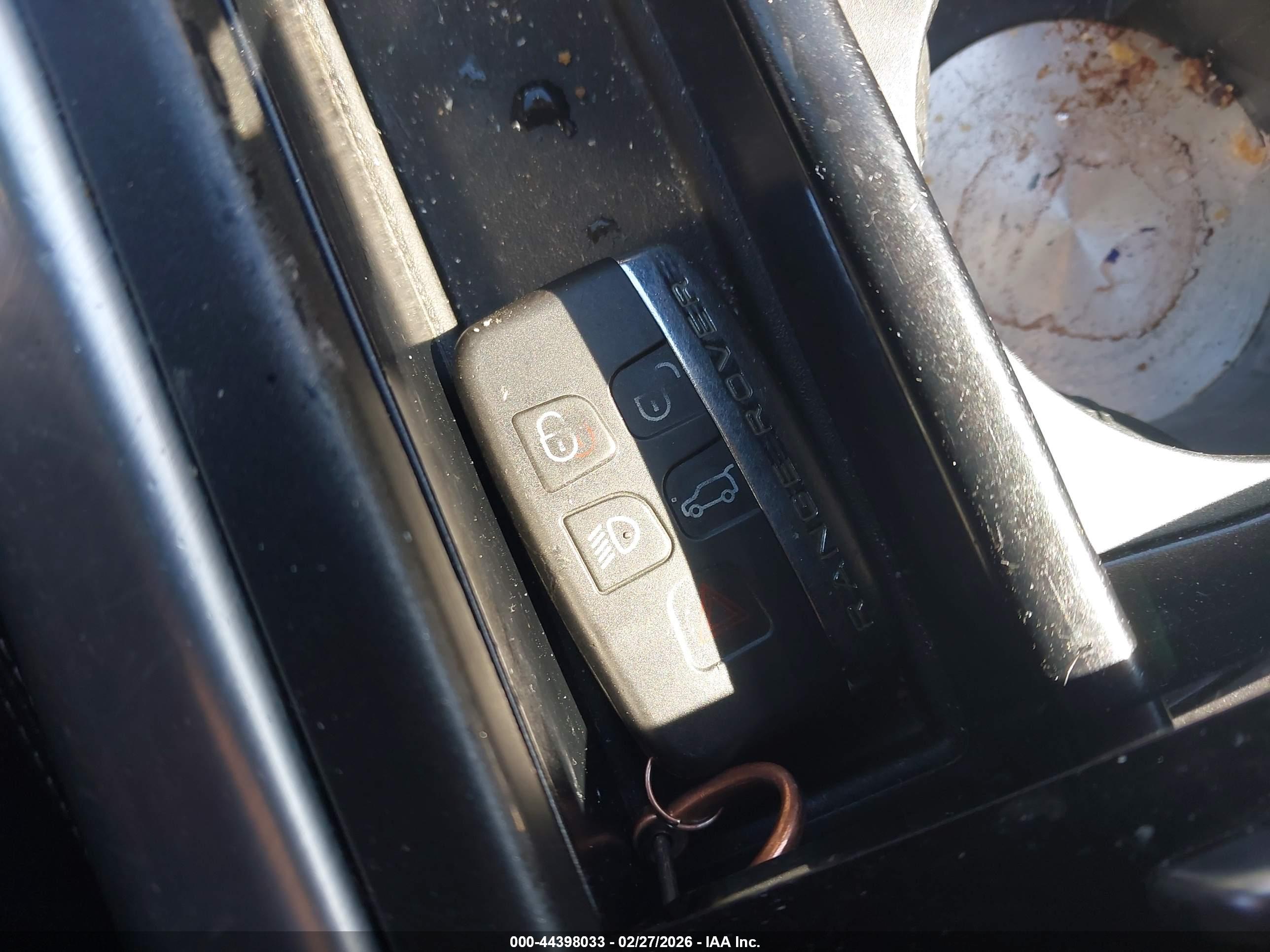 LAND ROVER image 11