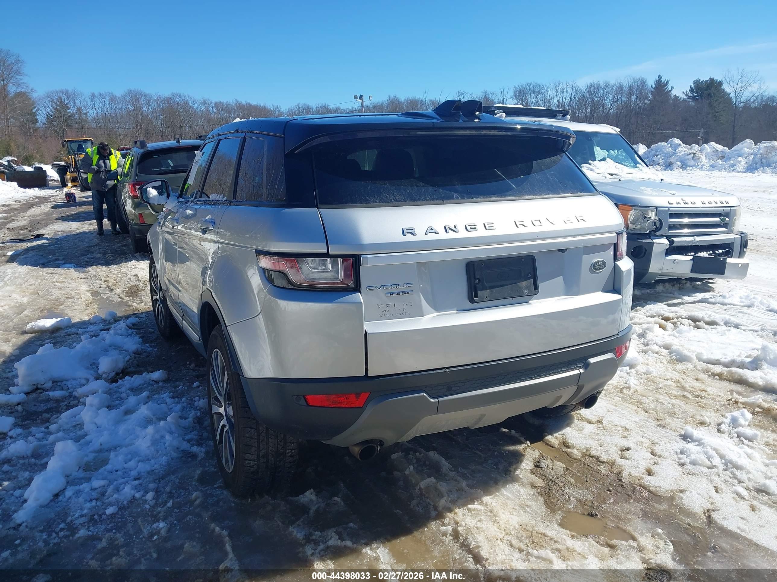 LAND ROVER image 3
