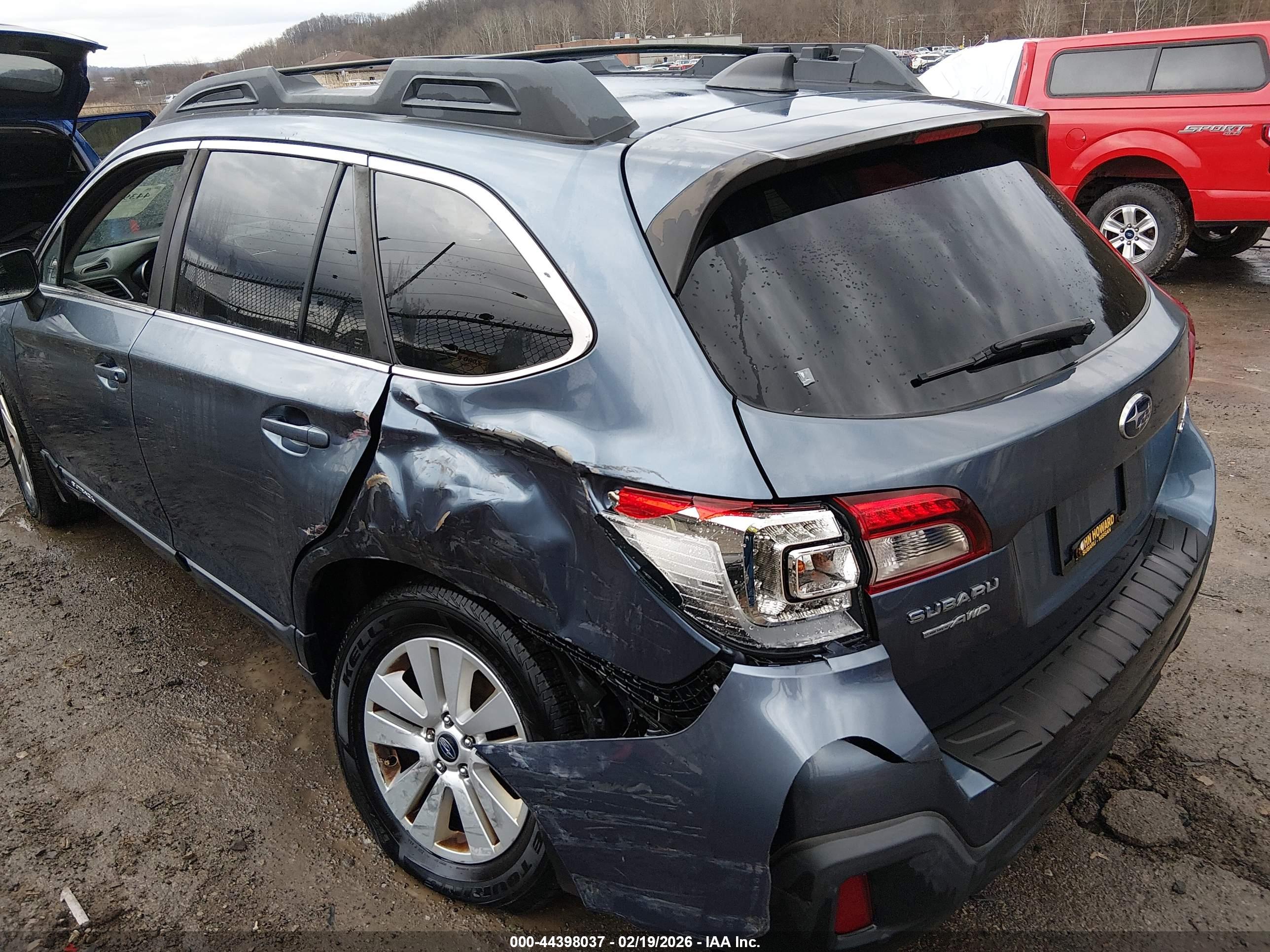 SUBARU OUTBACK image 3