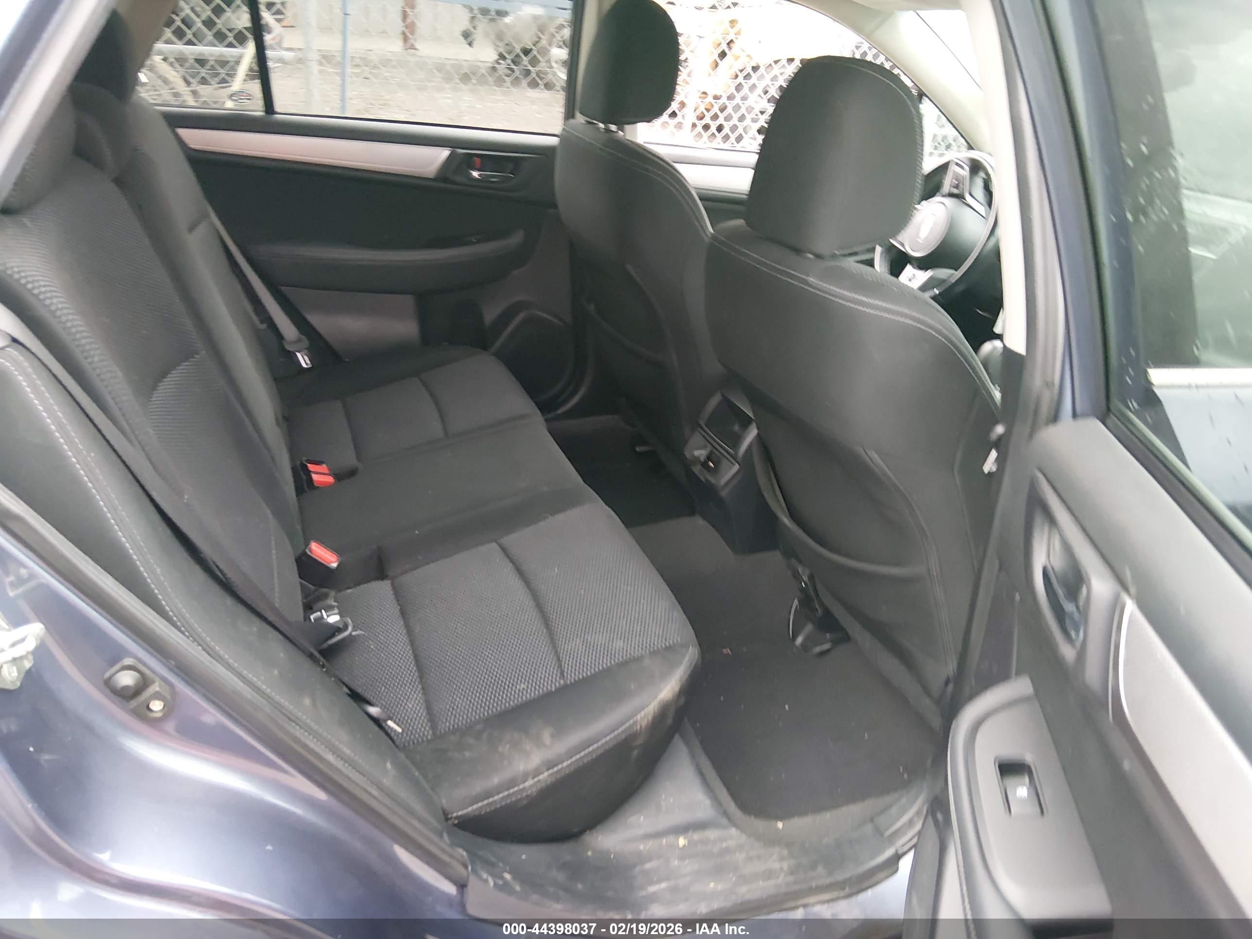 SUBARU OUTBACK image 8