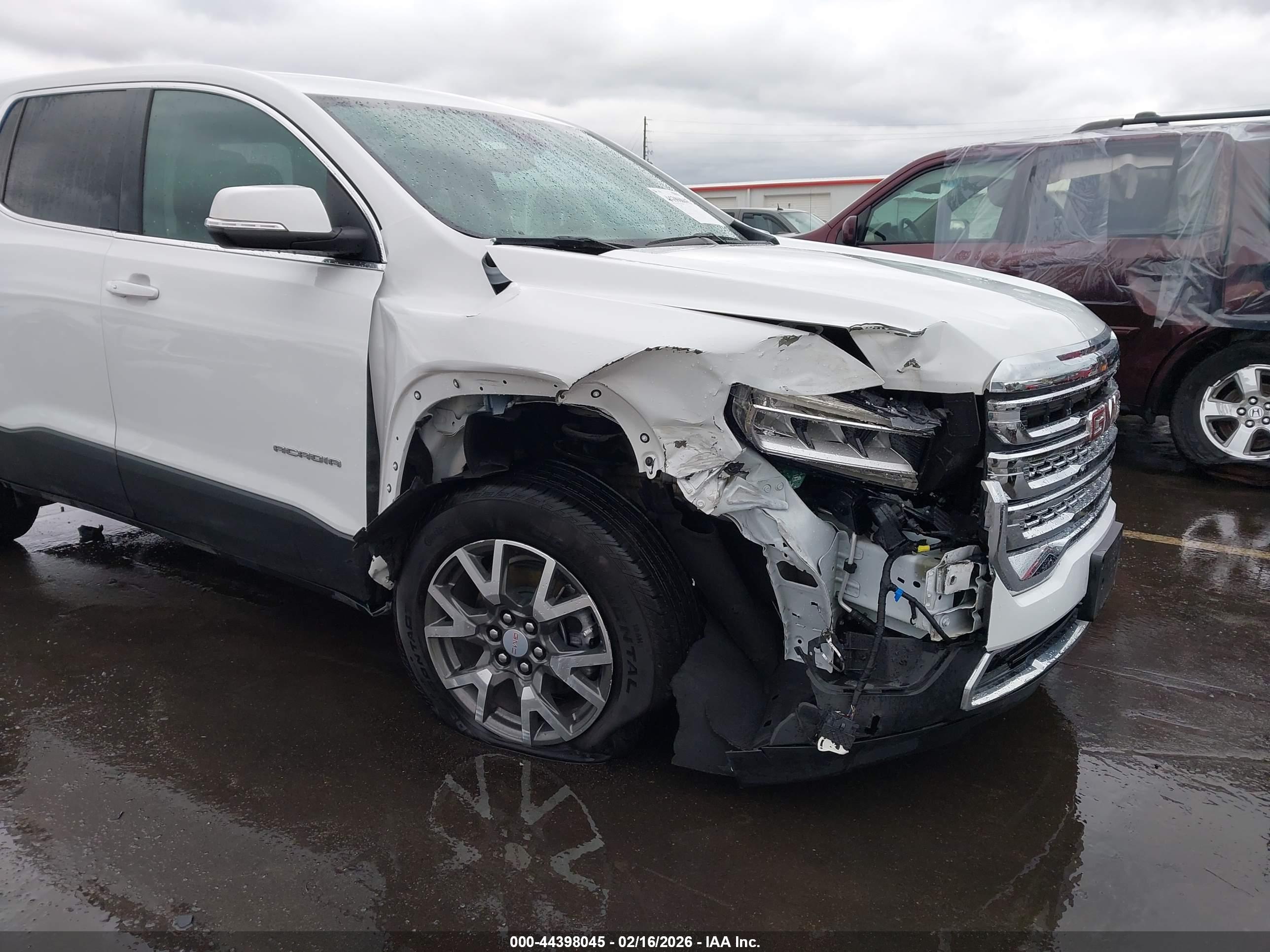GMC ACADIA image 6
