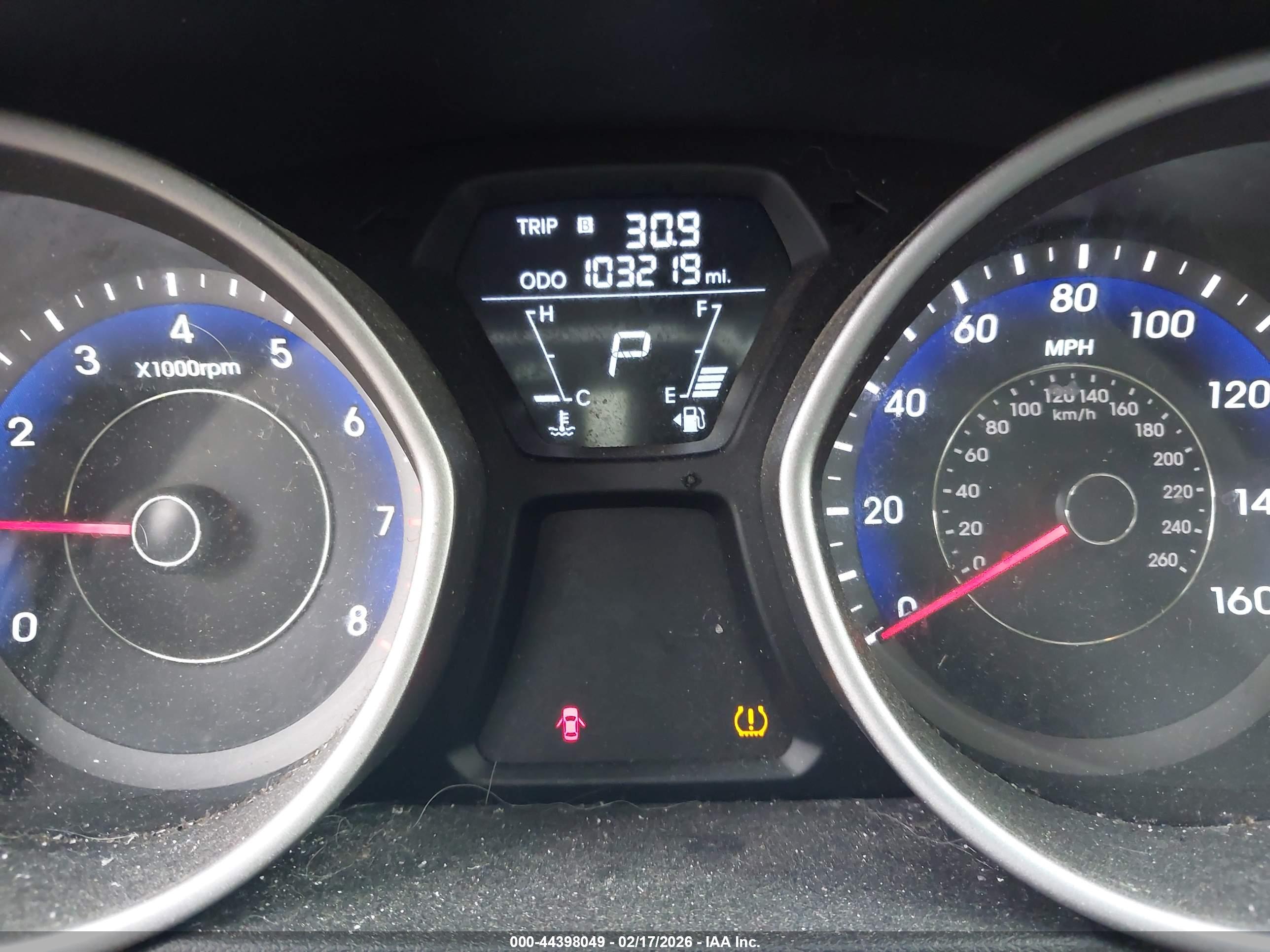 HYUNDAI ELANTRA image 7
