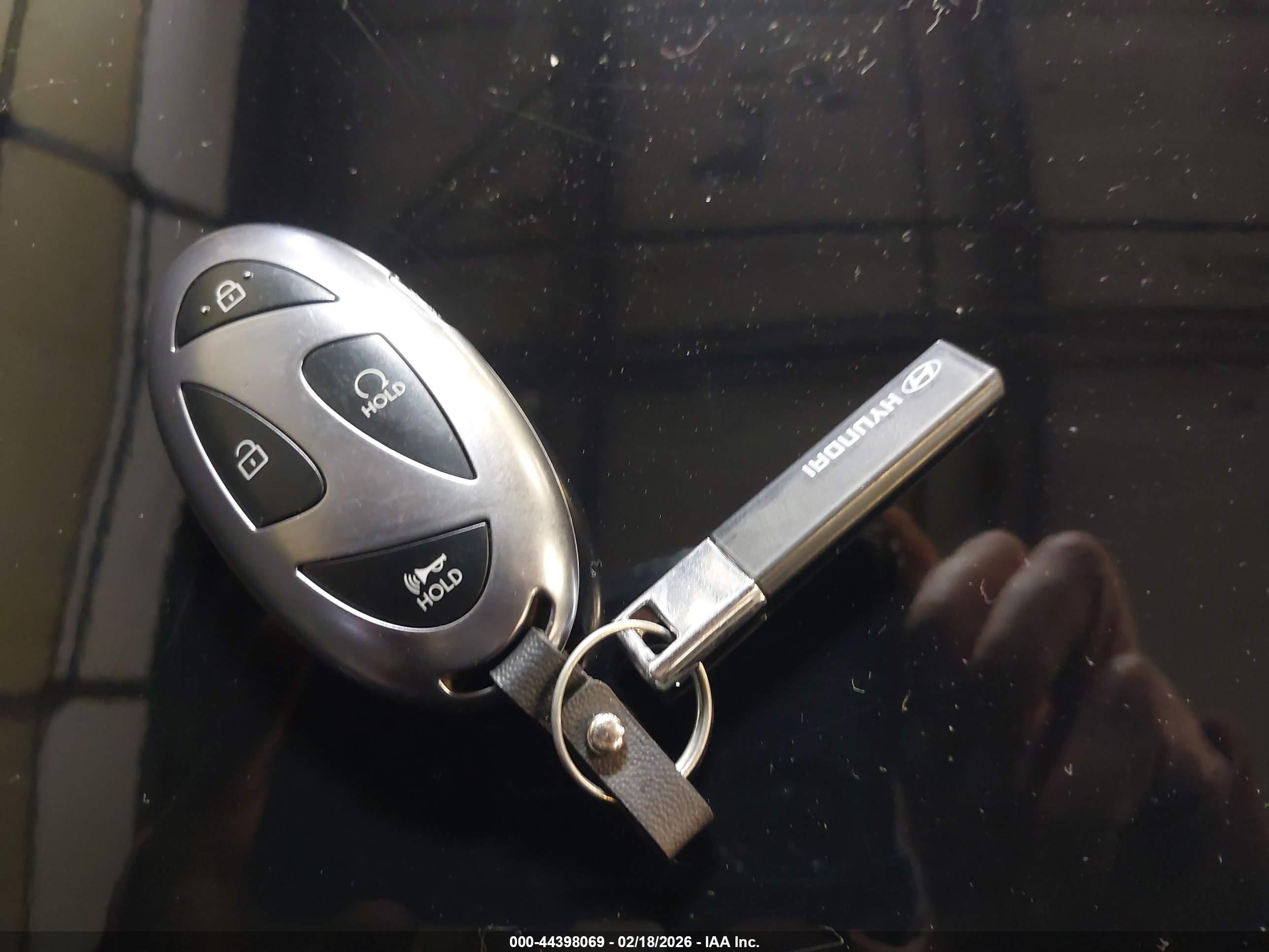 HYUNDAI ELANTRA image 11