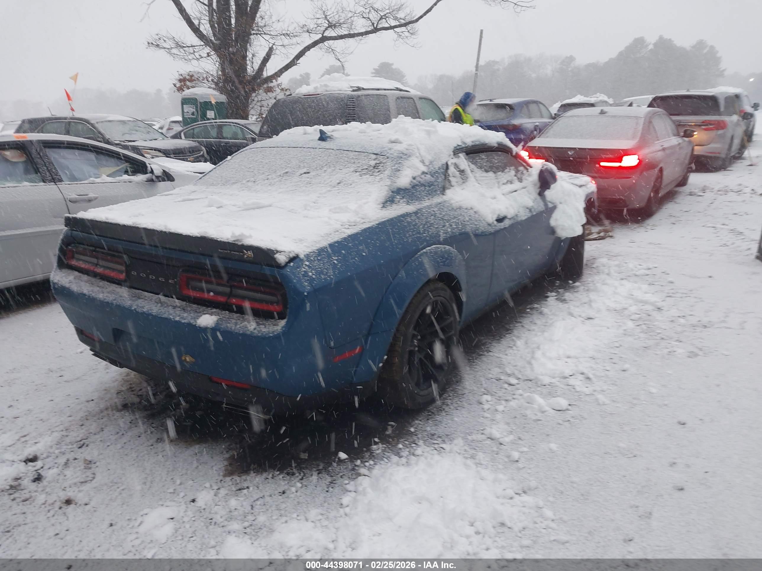 DODGE CHALLENGER image 4