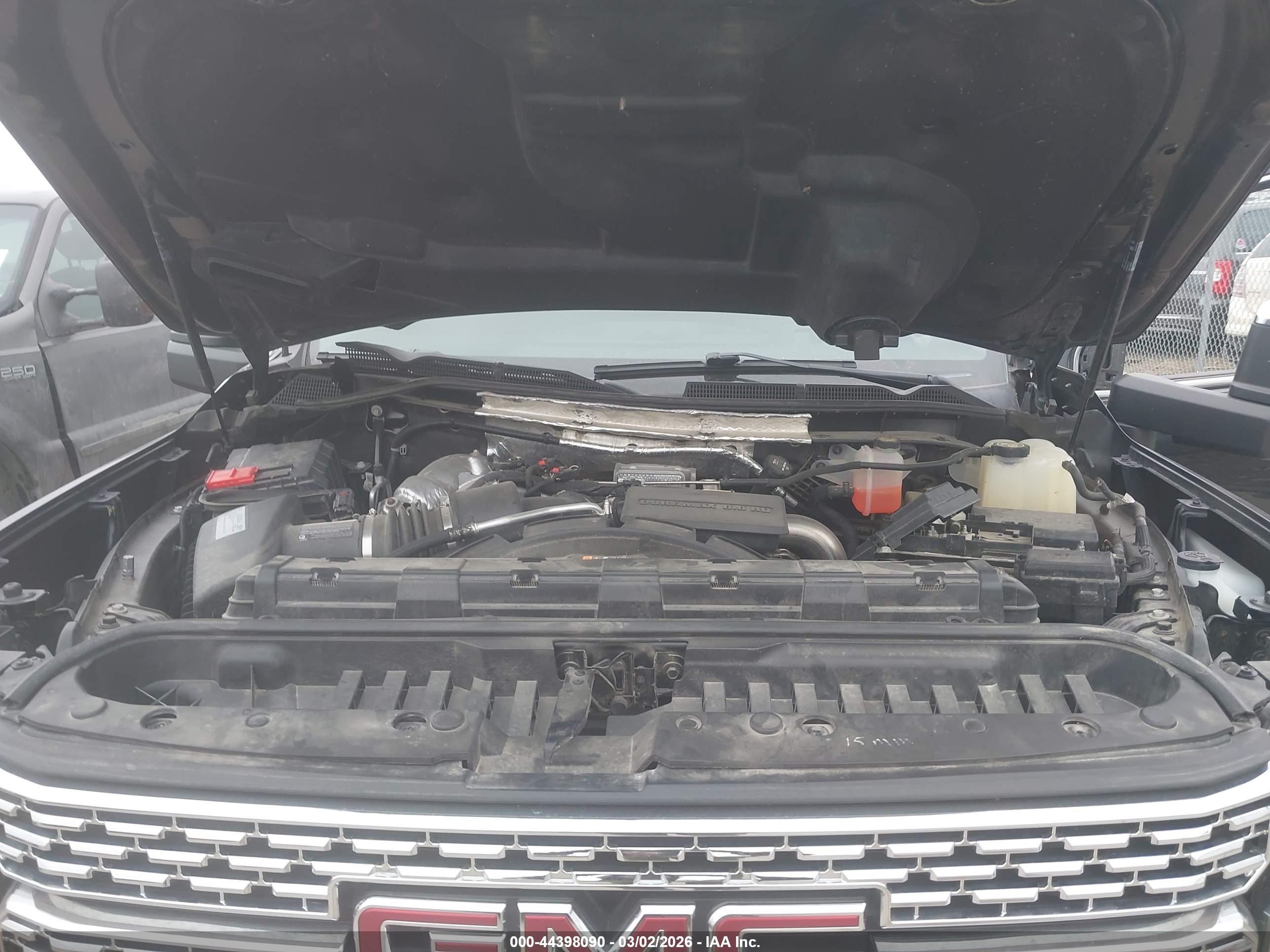 GMC SIERRA image 10