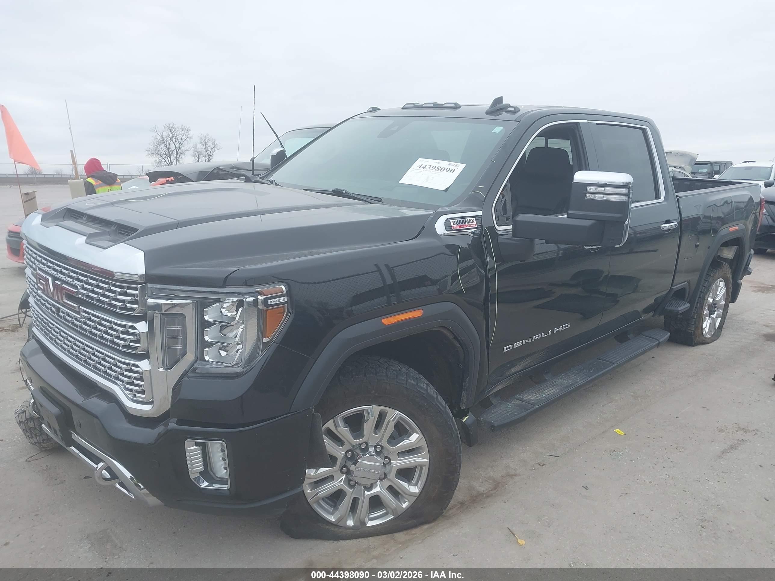 GMC SIERRA image 2