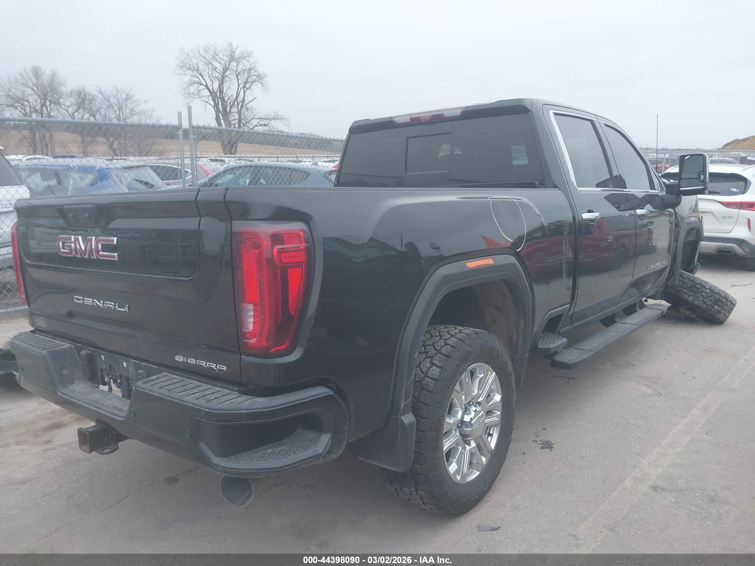 GMC SIERRA image 4