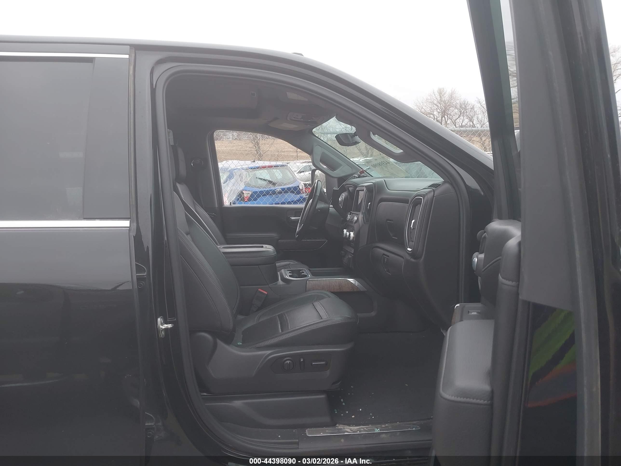 GMC SIERRA image 5