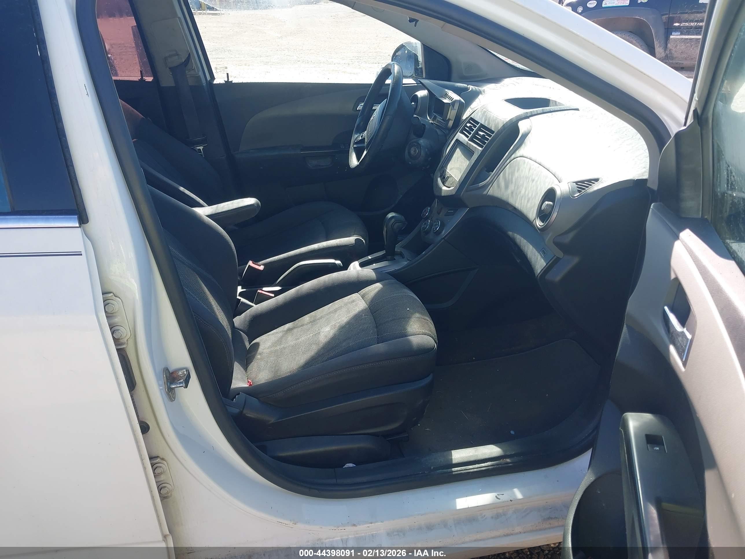 CHEVROLET SONIC image 5