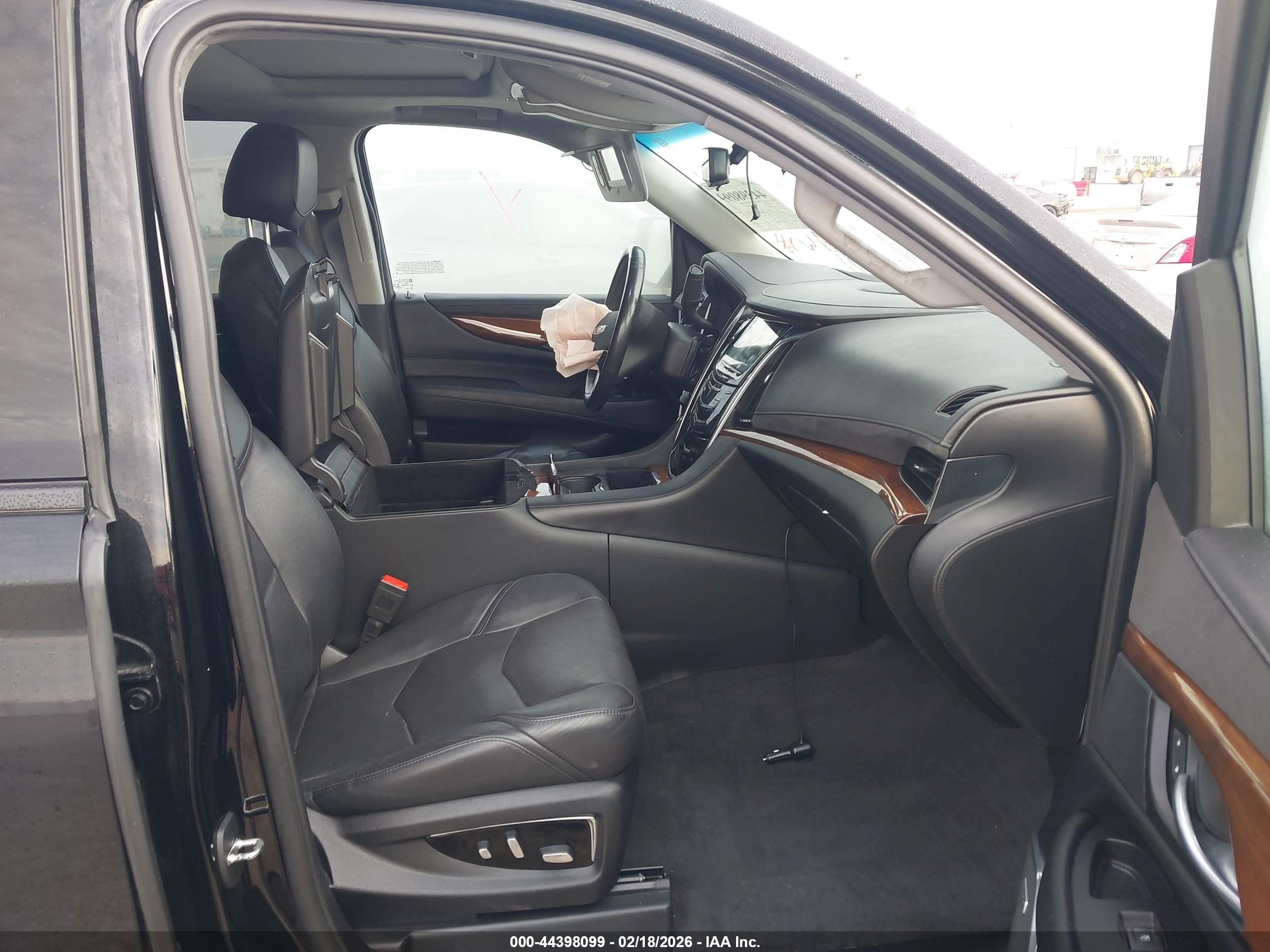 CADILLAC ESCALADE image 5