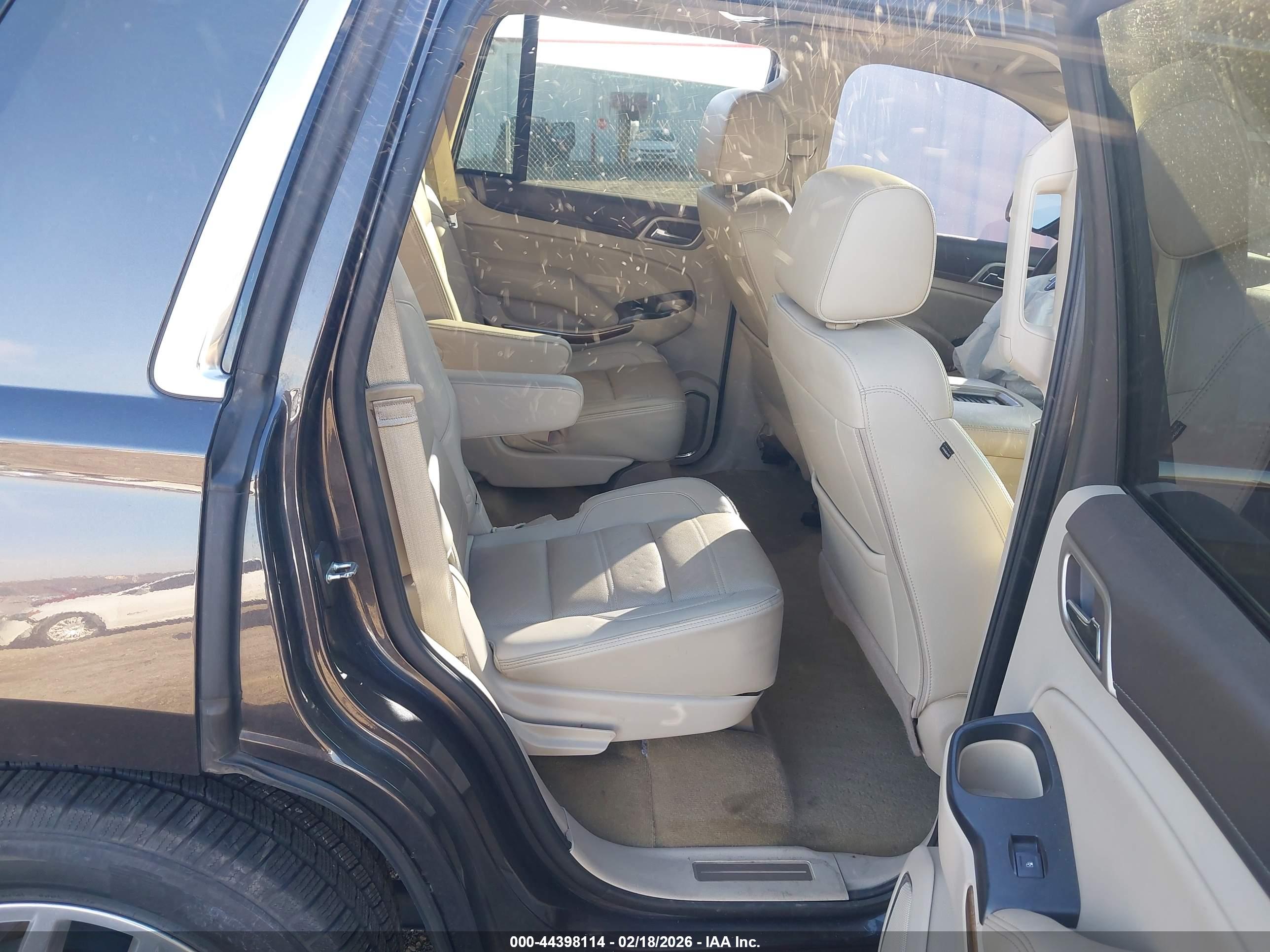 GMC YUKON image 8