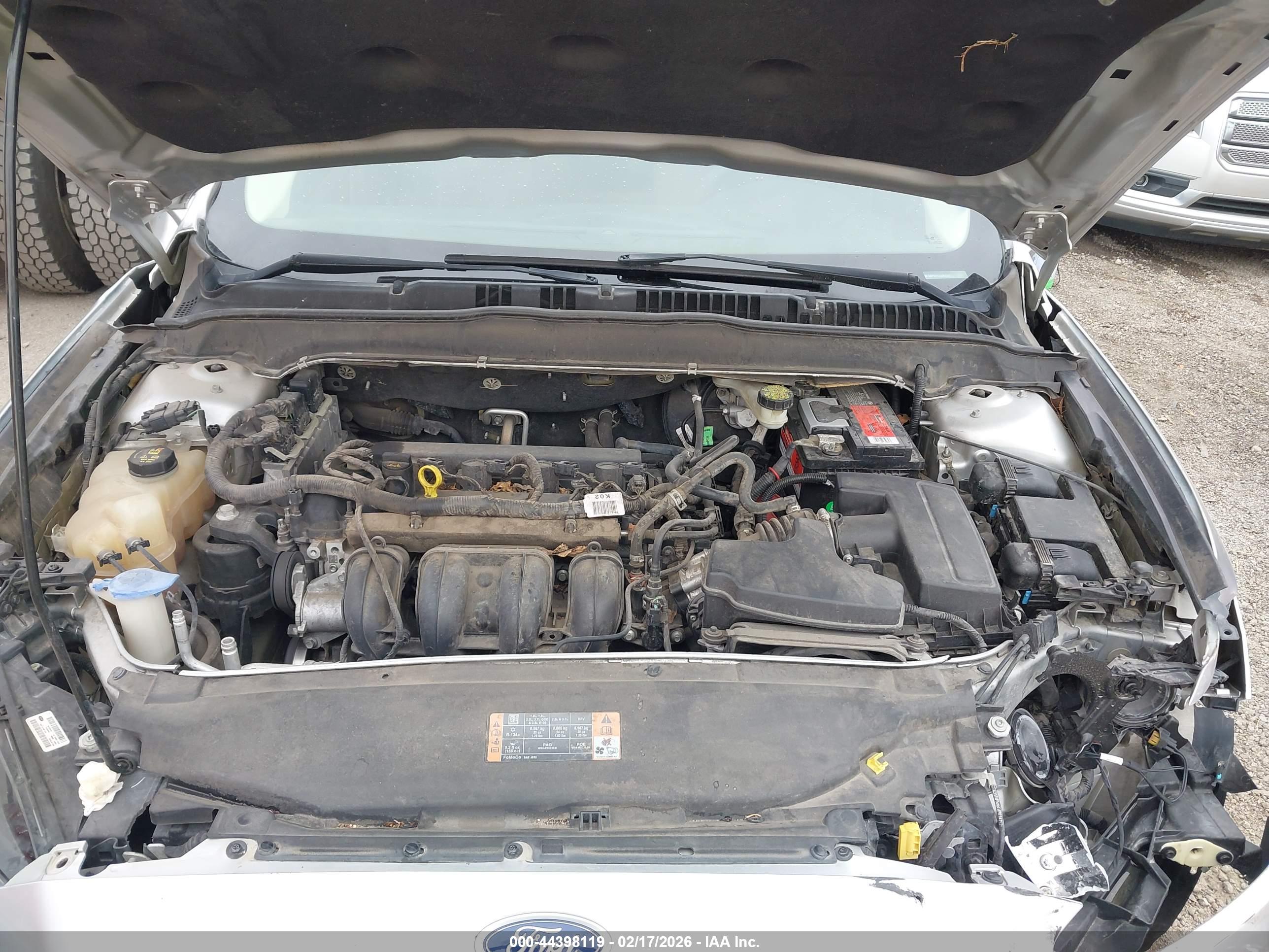 FORD FUSION image 10
