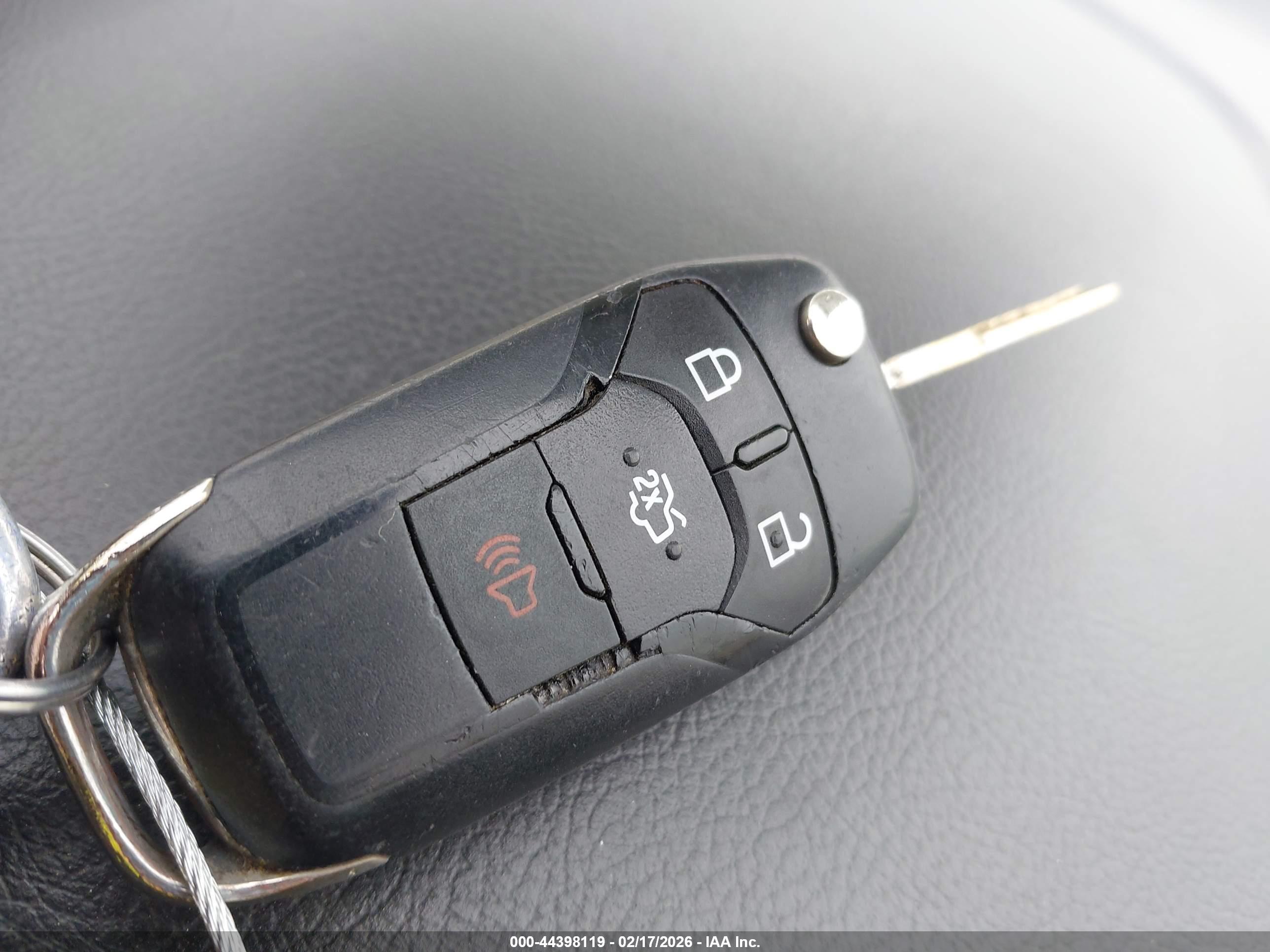 FORD FUSION image 11
