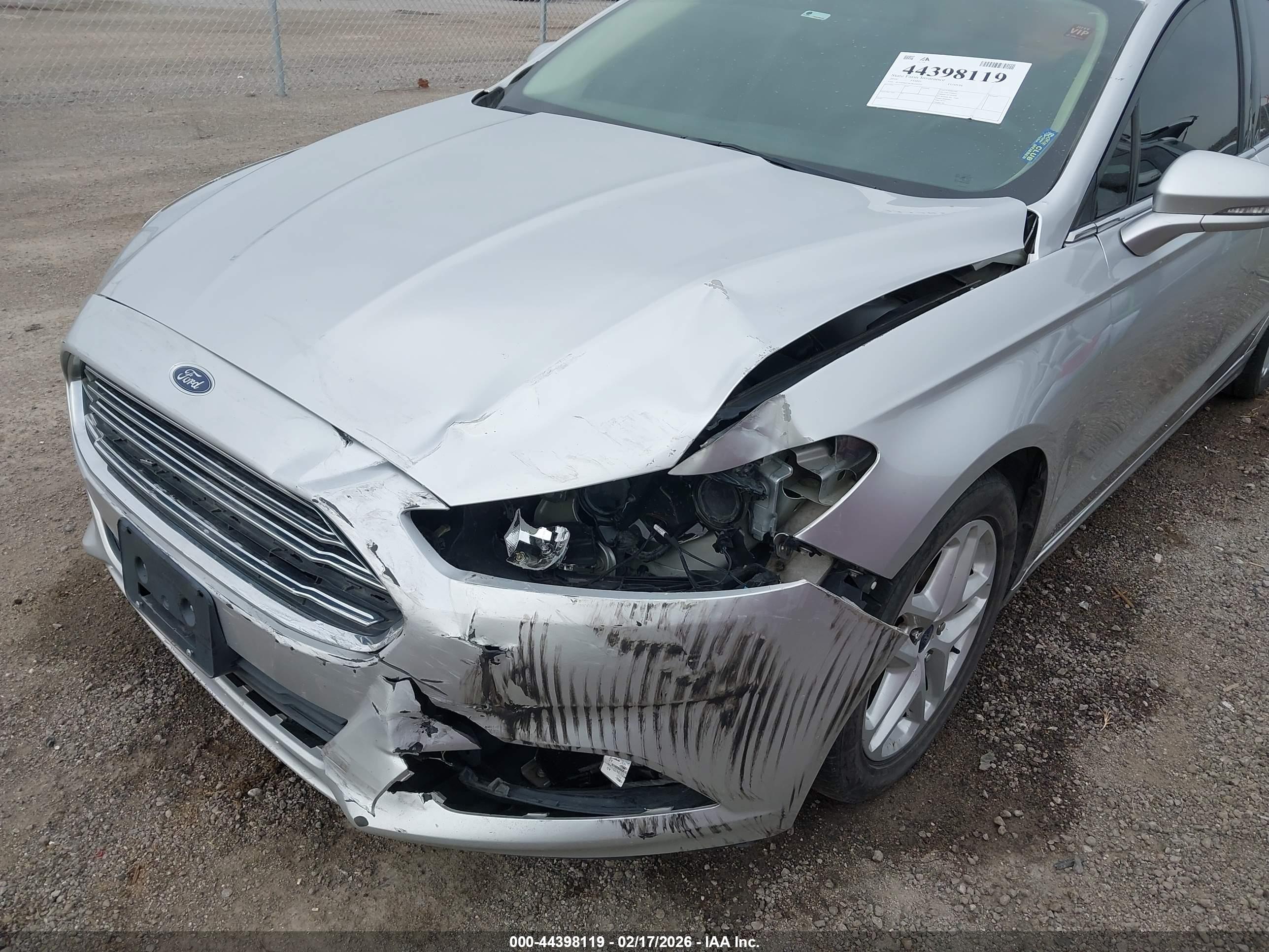 FORD FUSION image 6