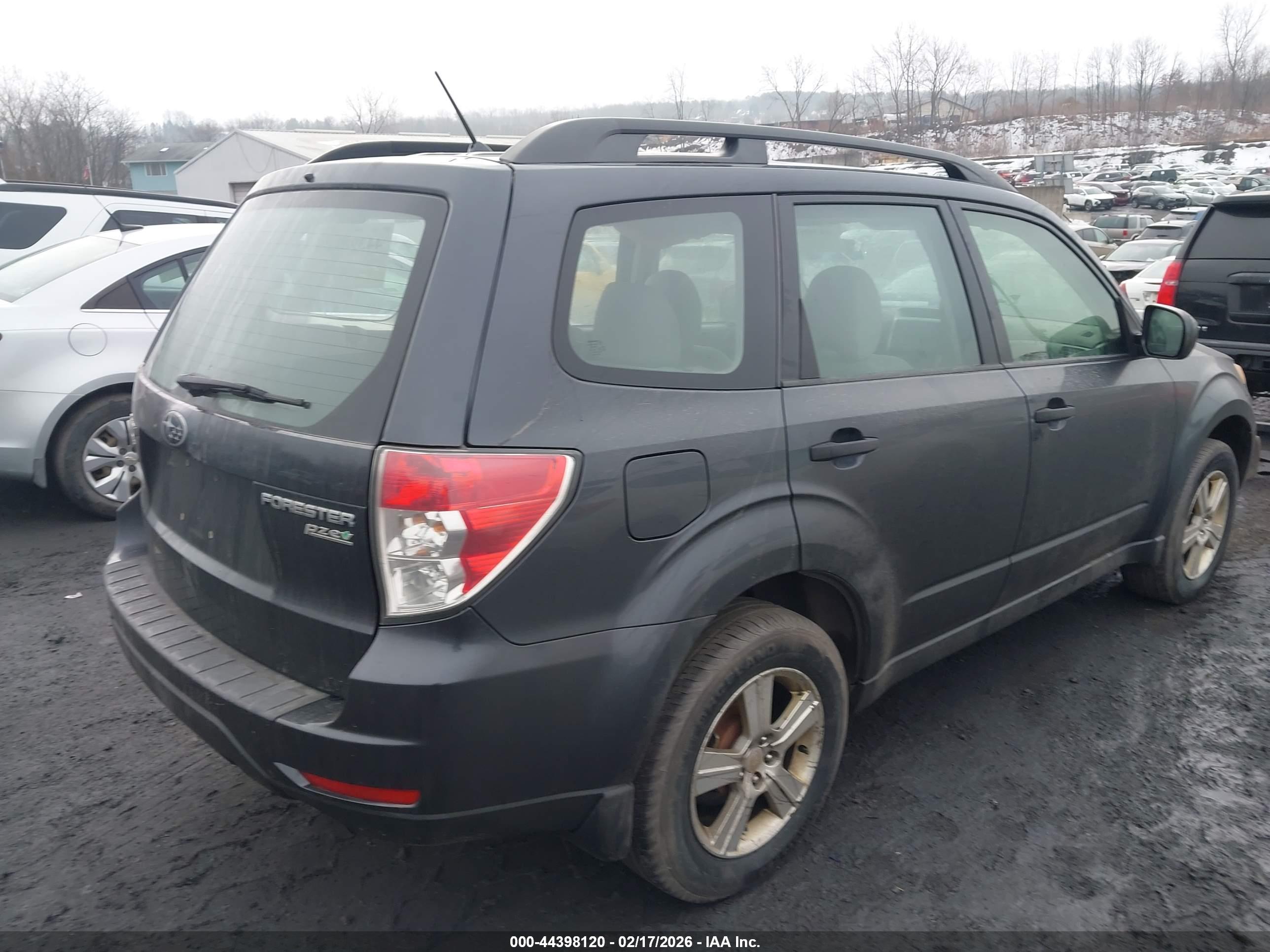 SUBARU FORESTER image 4