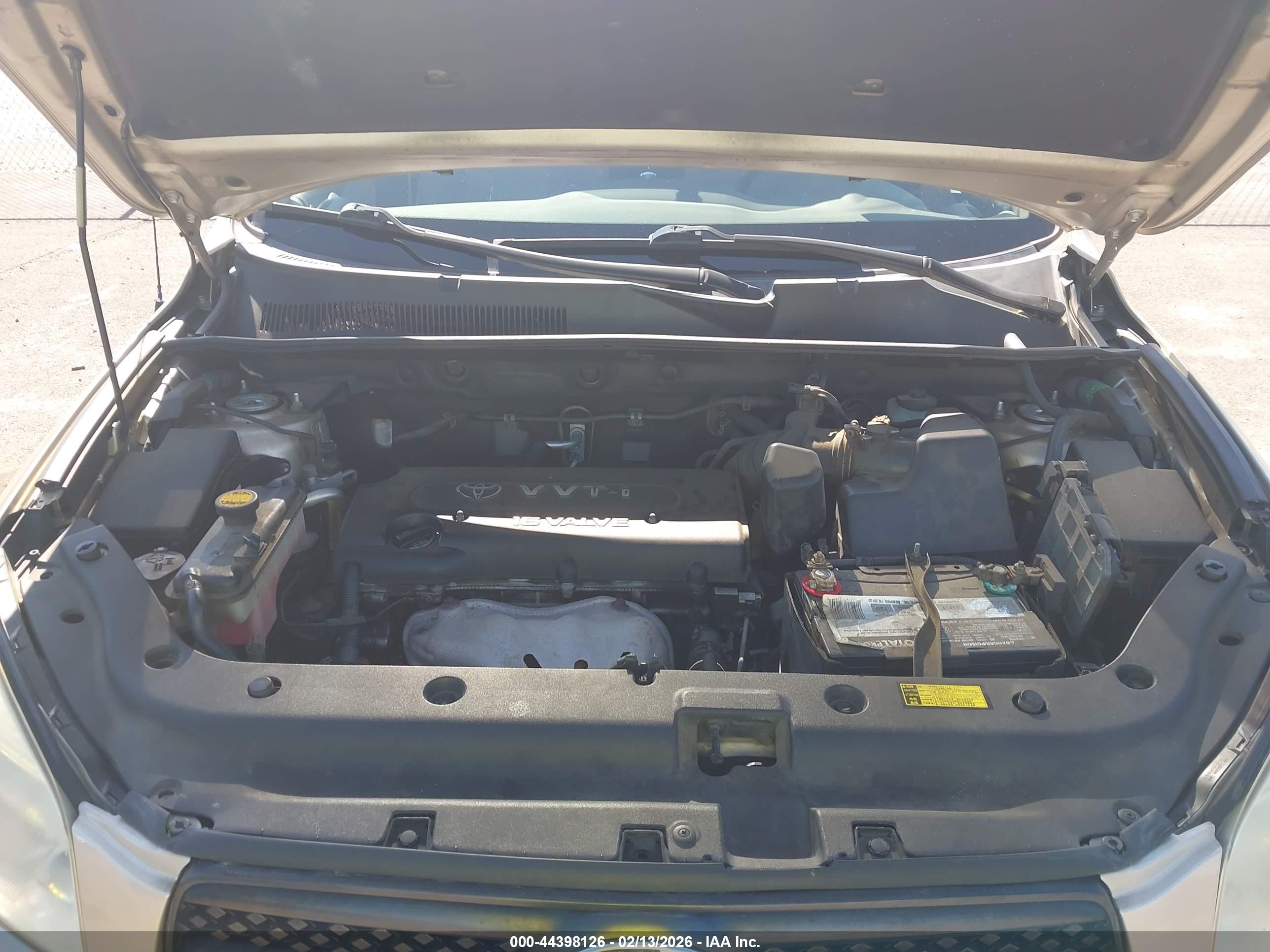 TOYOTA RAV4 image 10