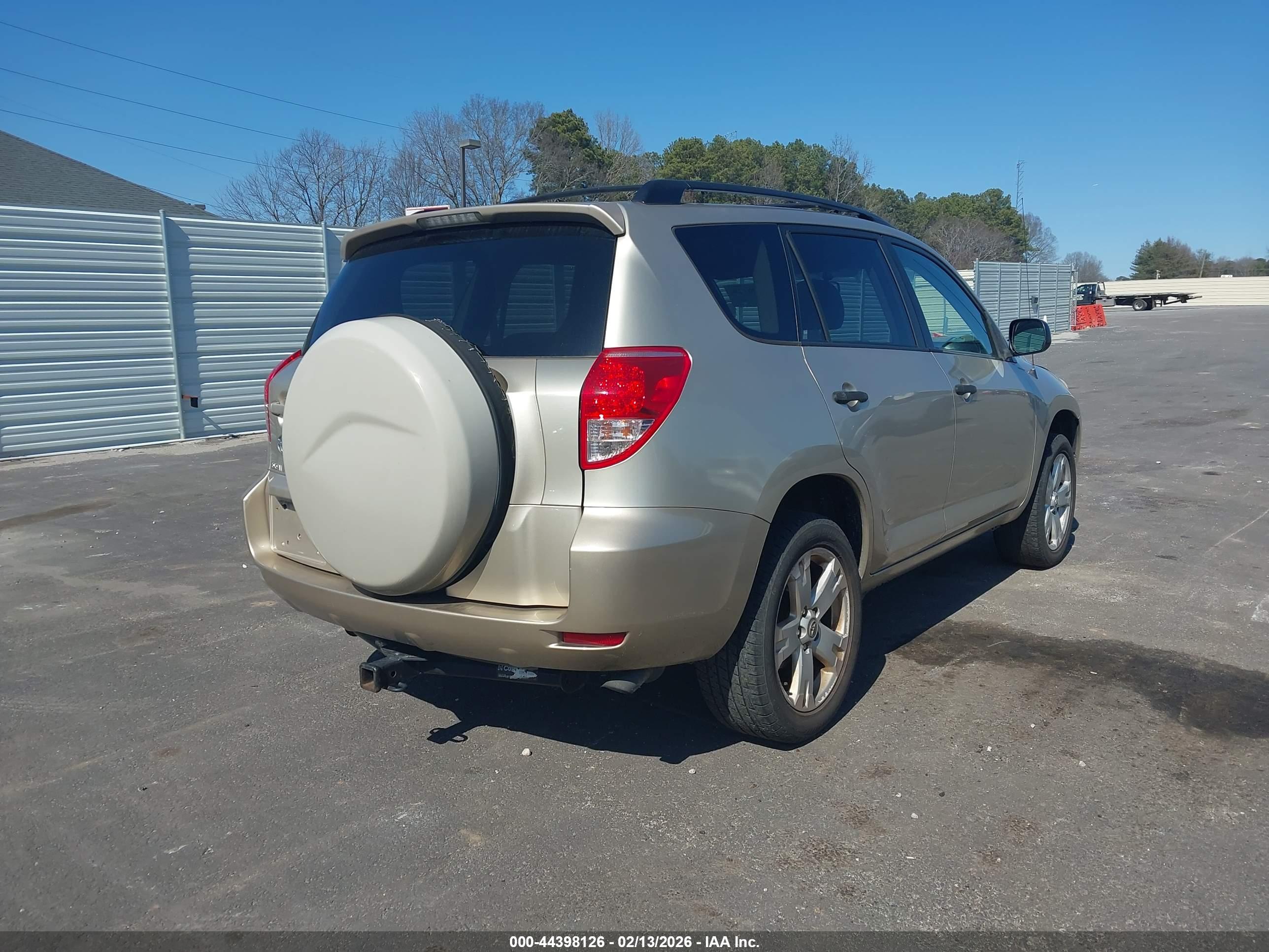 TOYOTA RAV4 image 4
