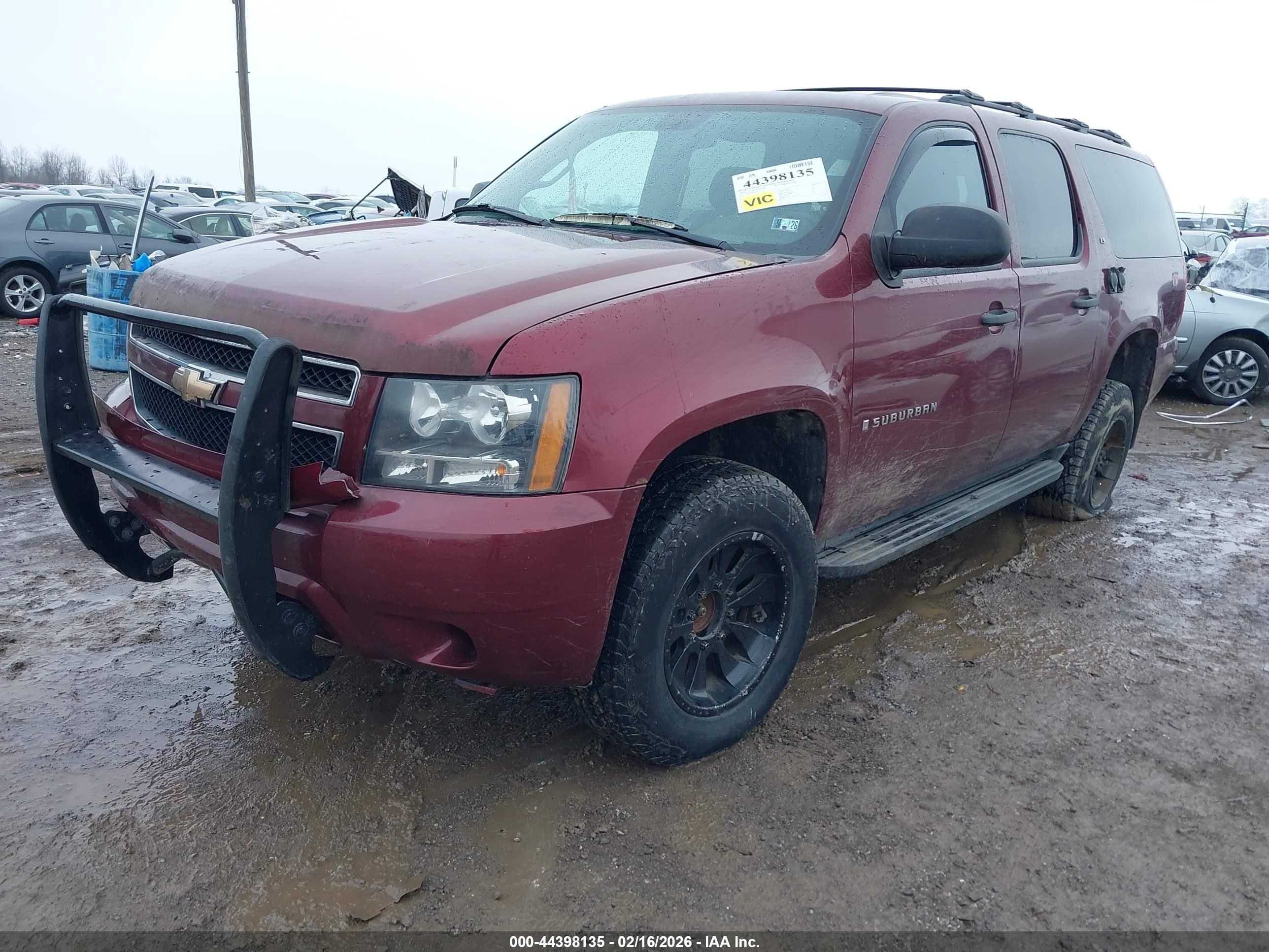 CHEVROLET SUBURBAN image 2