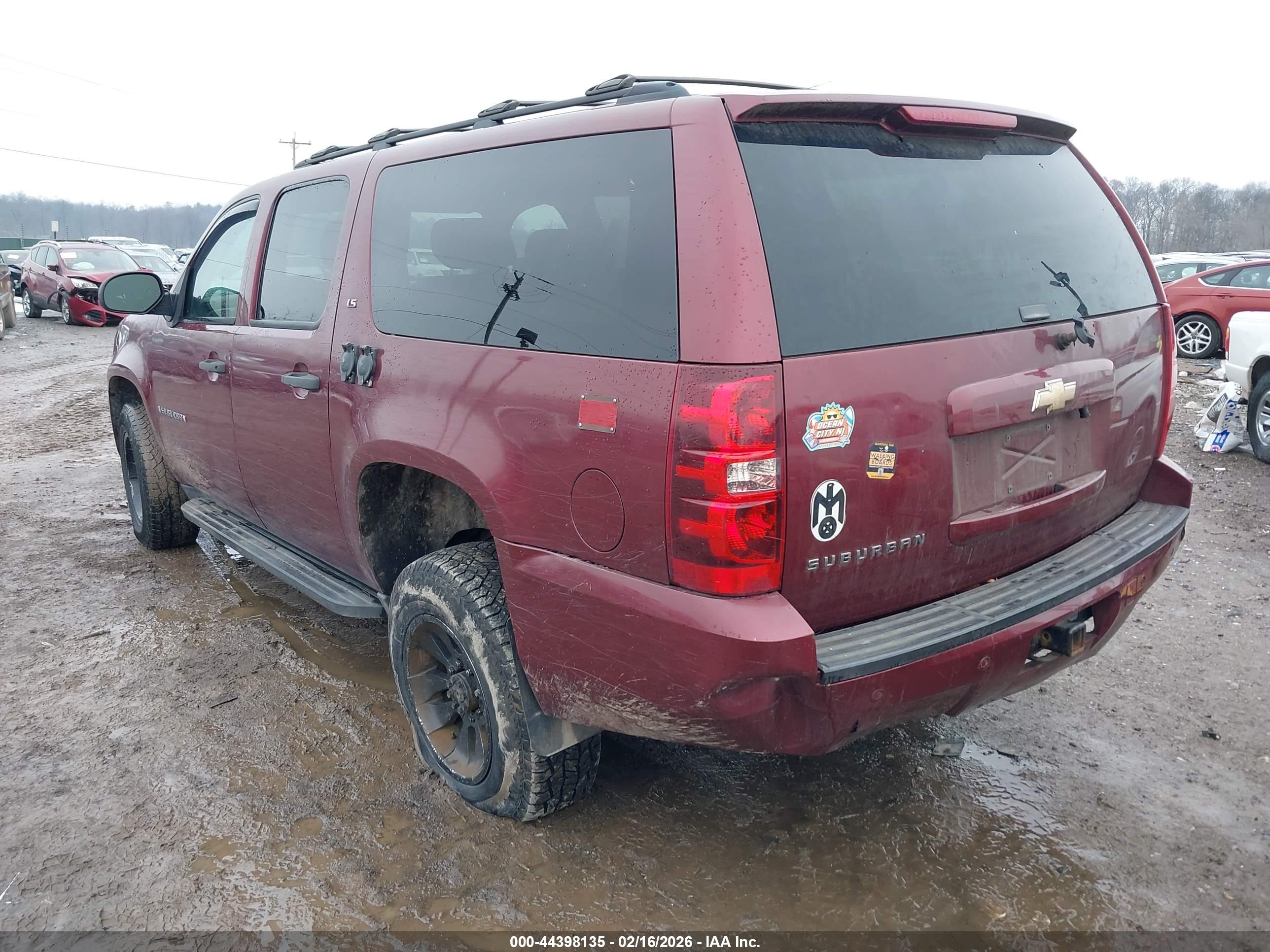 CHEVROLET SUBURBAN image 3