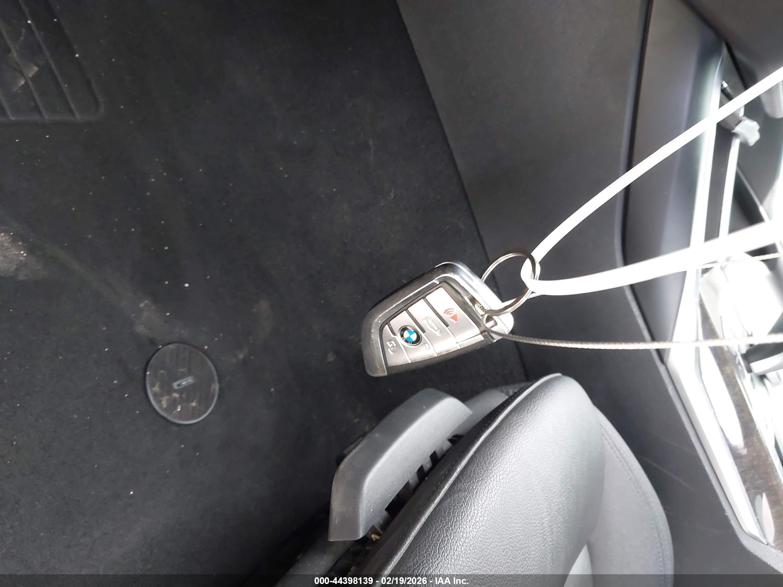 BMW 330I image 11