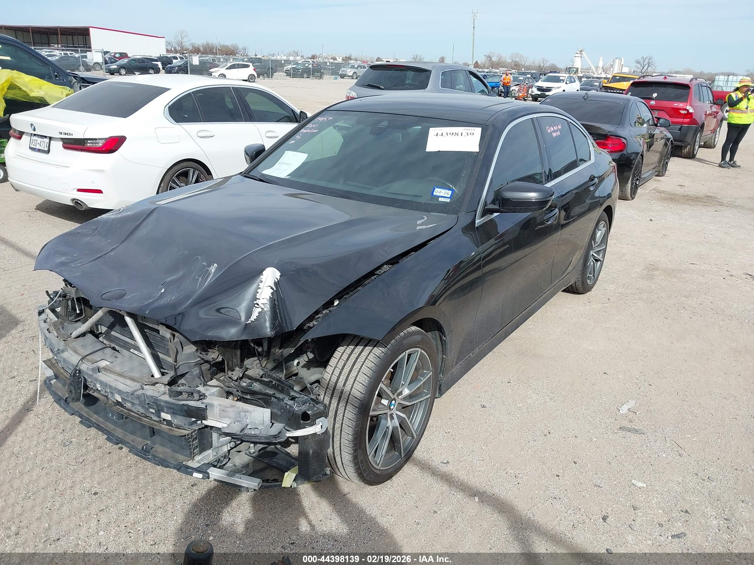 BMW 330I image 2