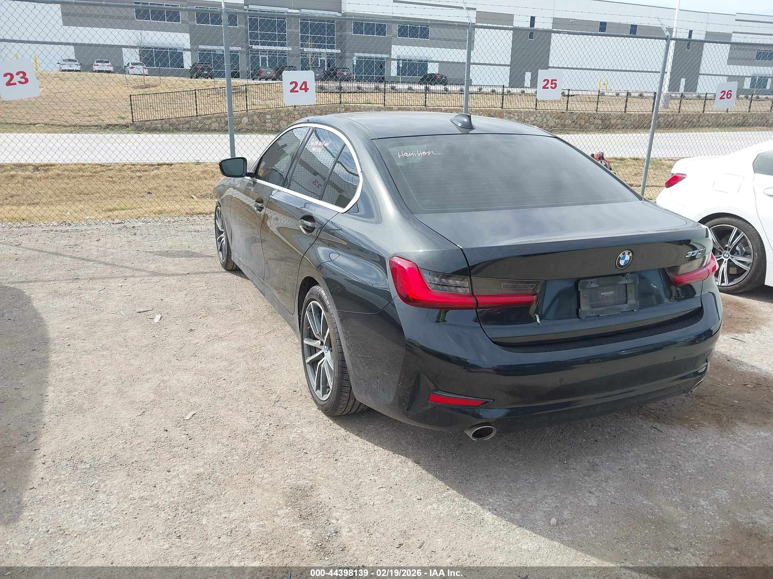 BMW 330I image 3