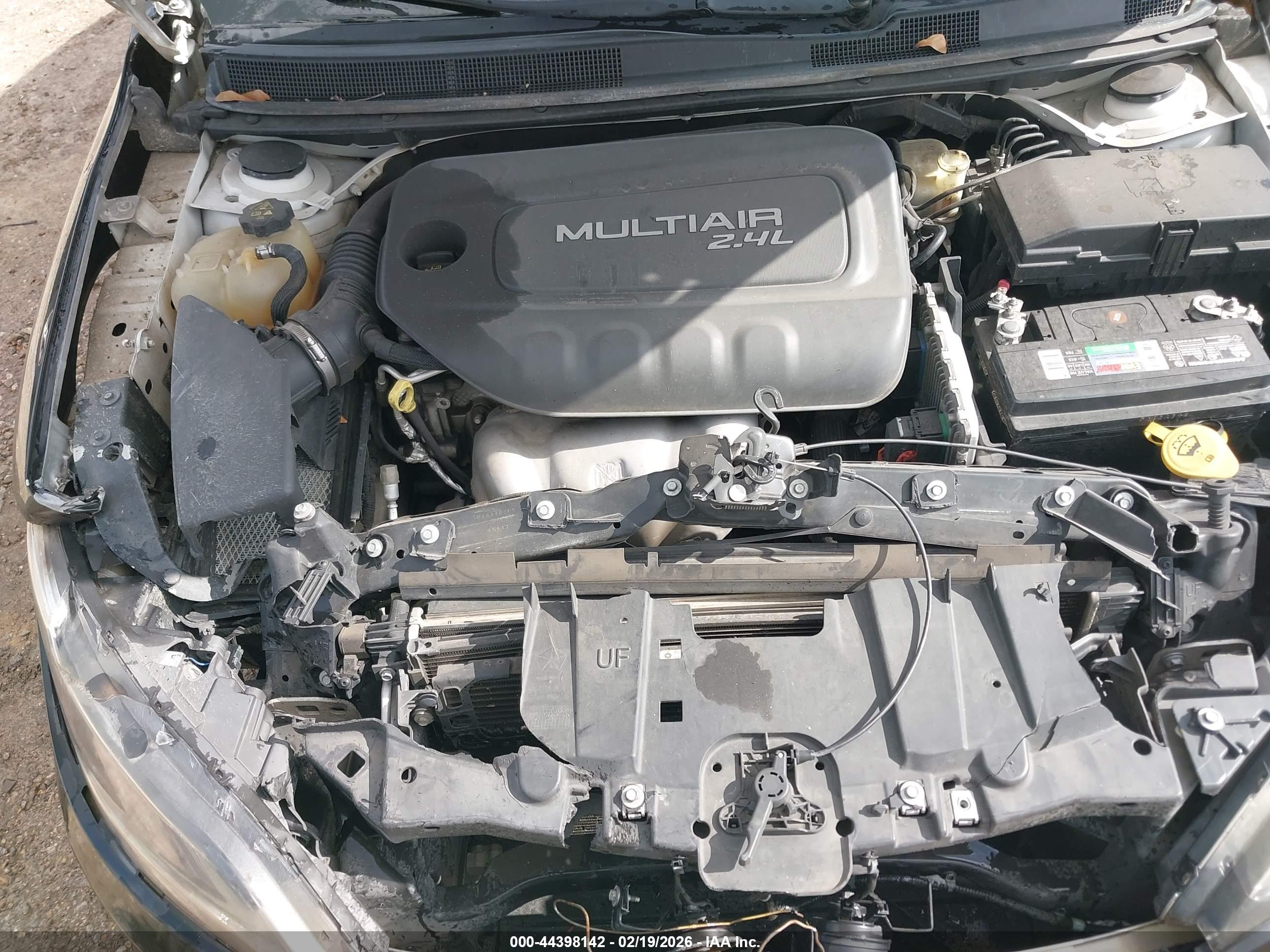 CHRYSLER 200 image 10