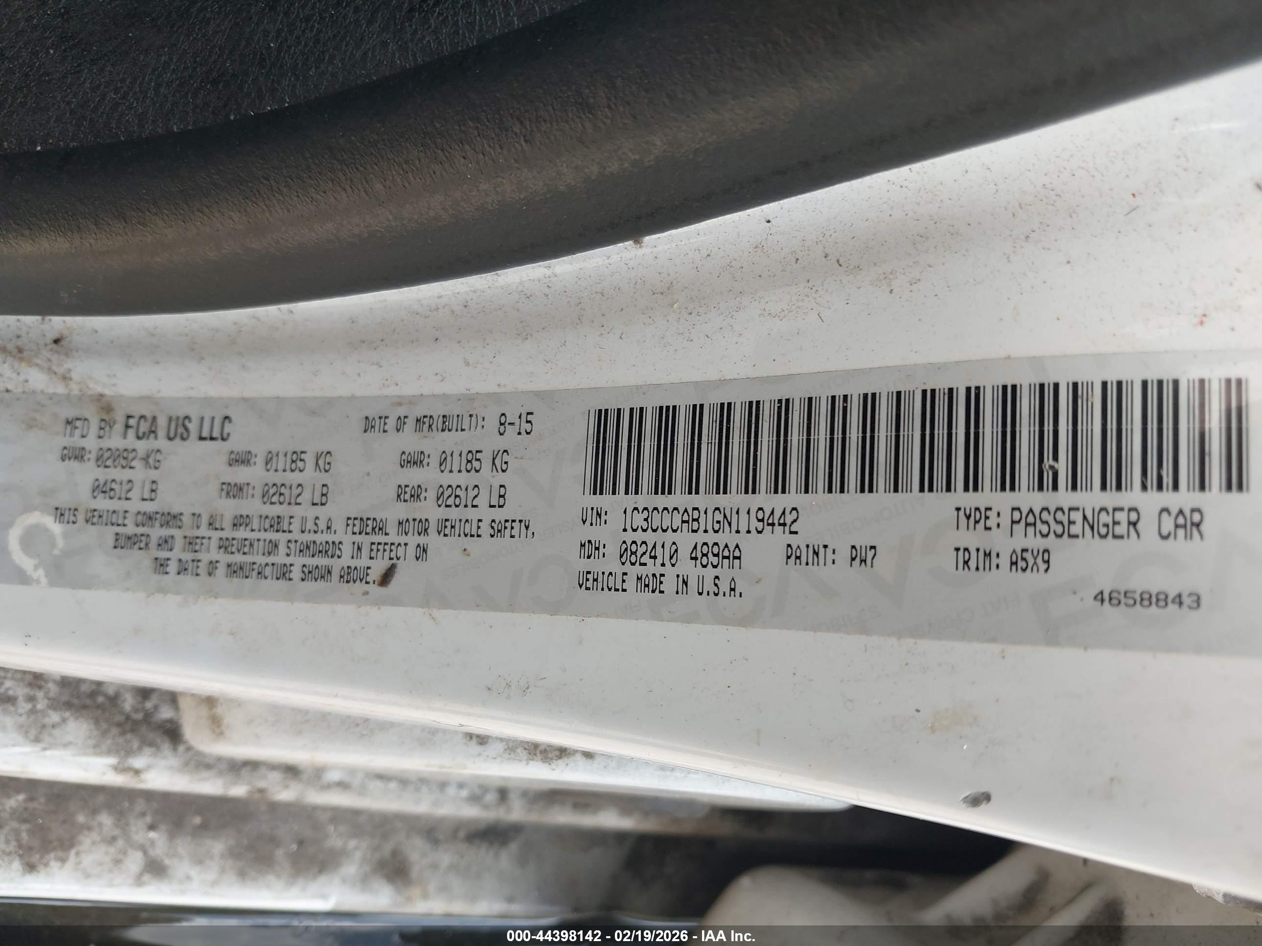 CHRYSLER 200 image 9