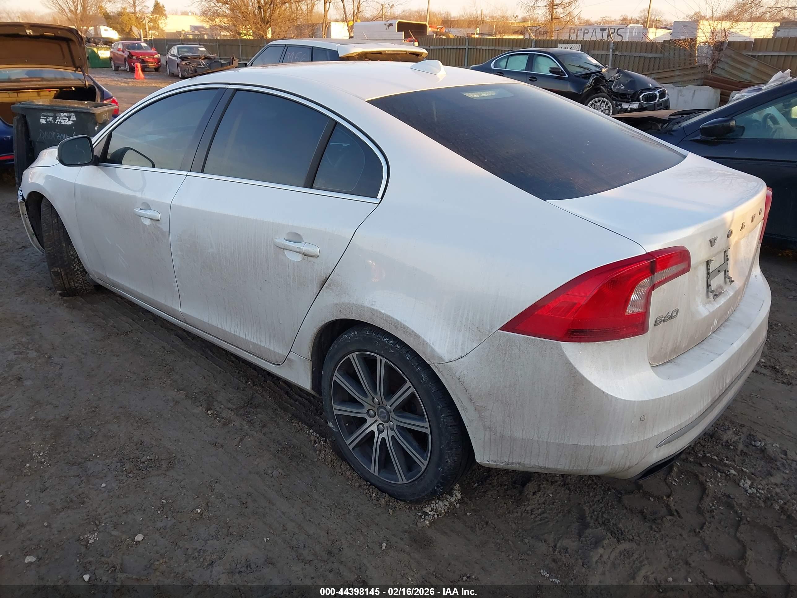 VOLVO S60 image 3