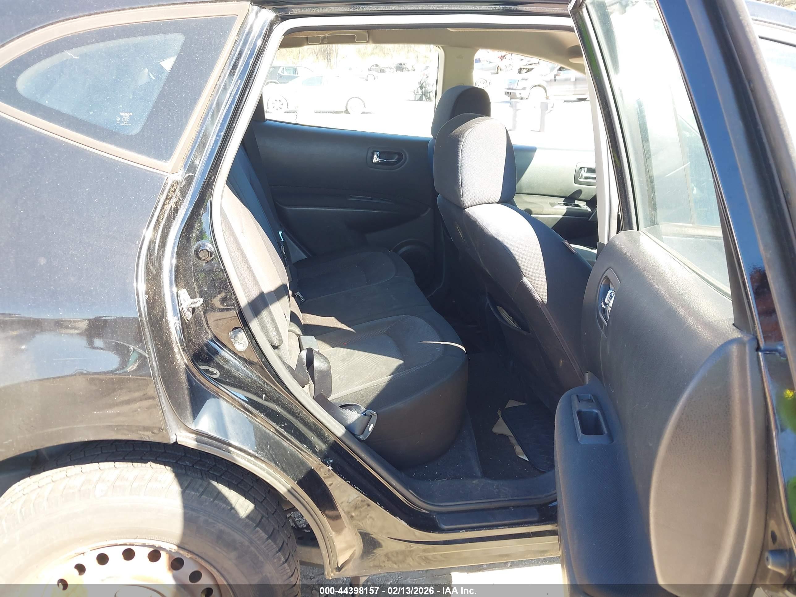 NISSAN ROGUE image 8
