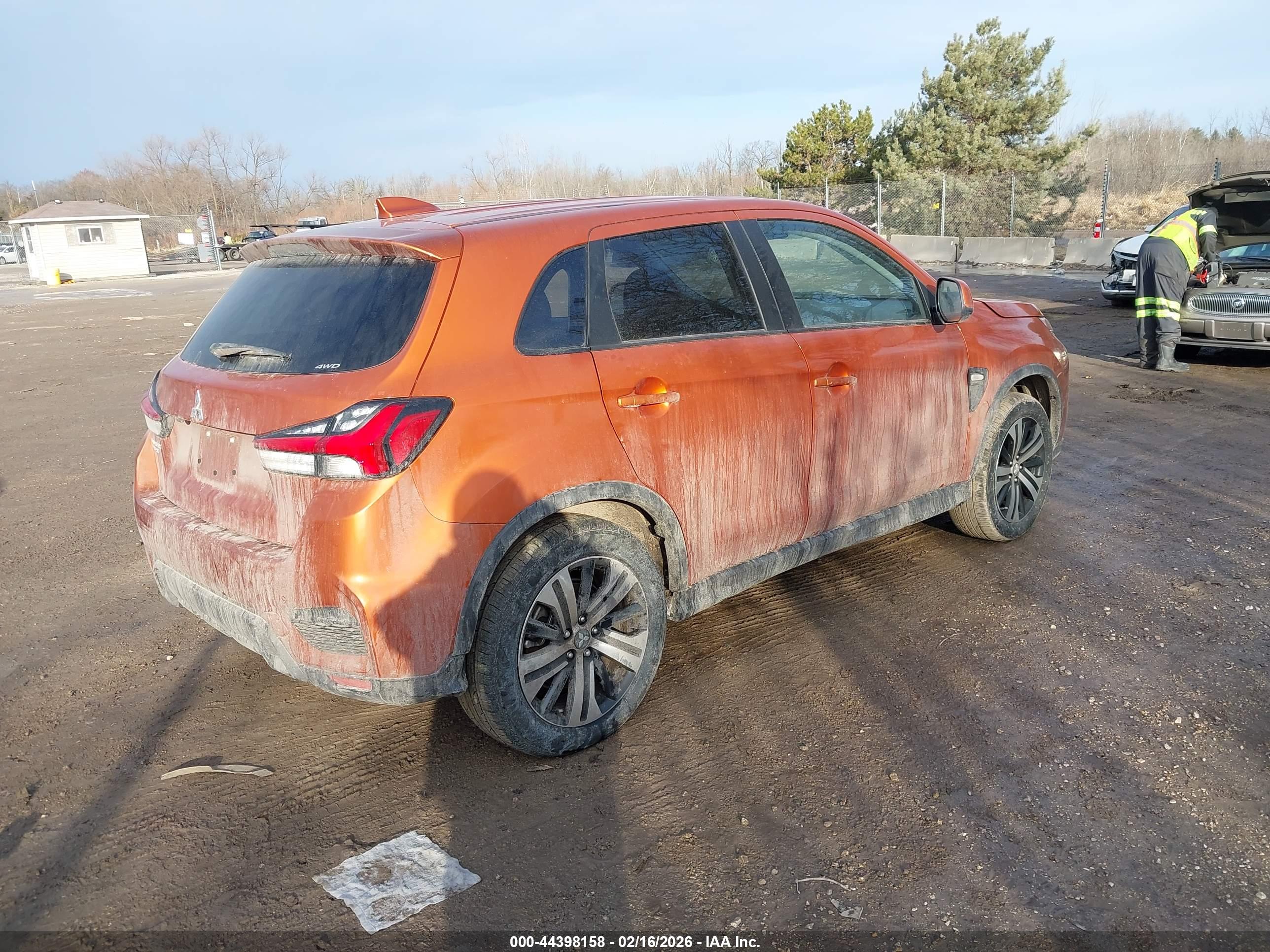 MITSUBISHI OUTLANDER image 4