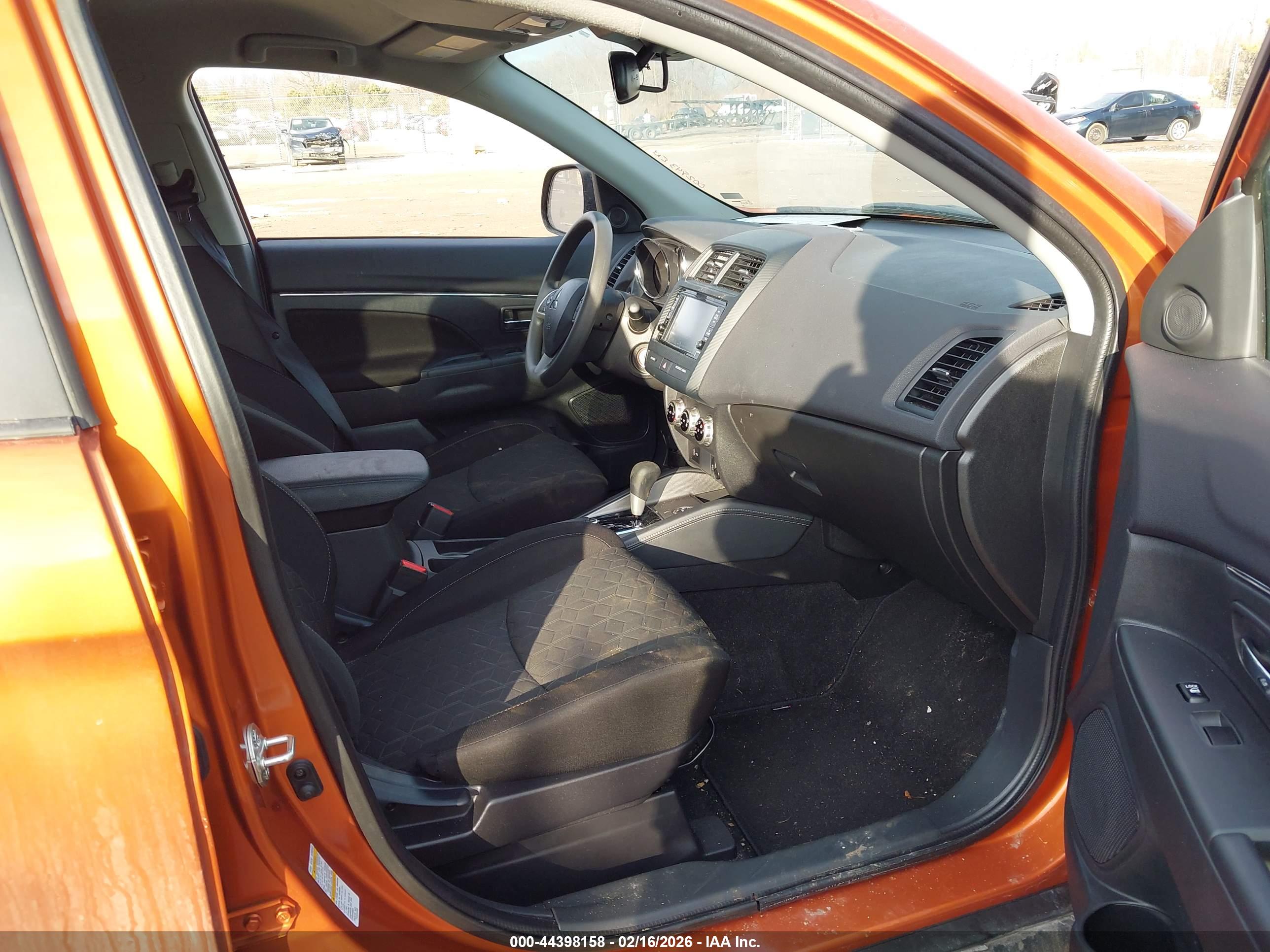 MITSUBISHI OUTLANDER image 5
