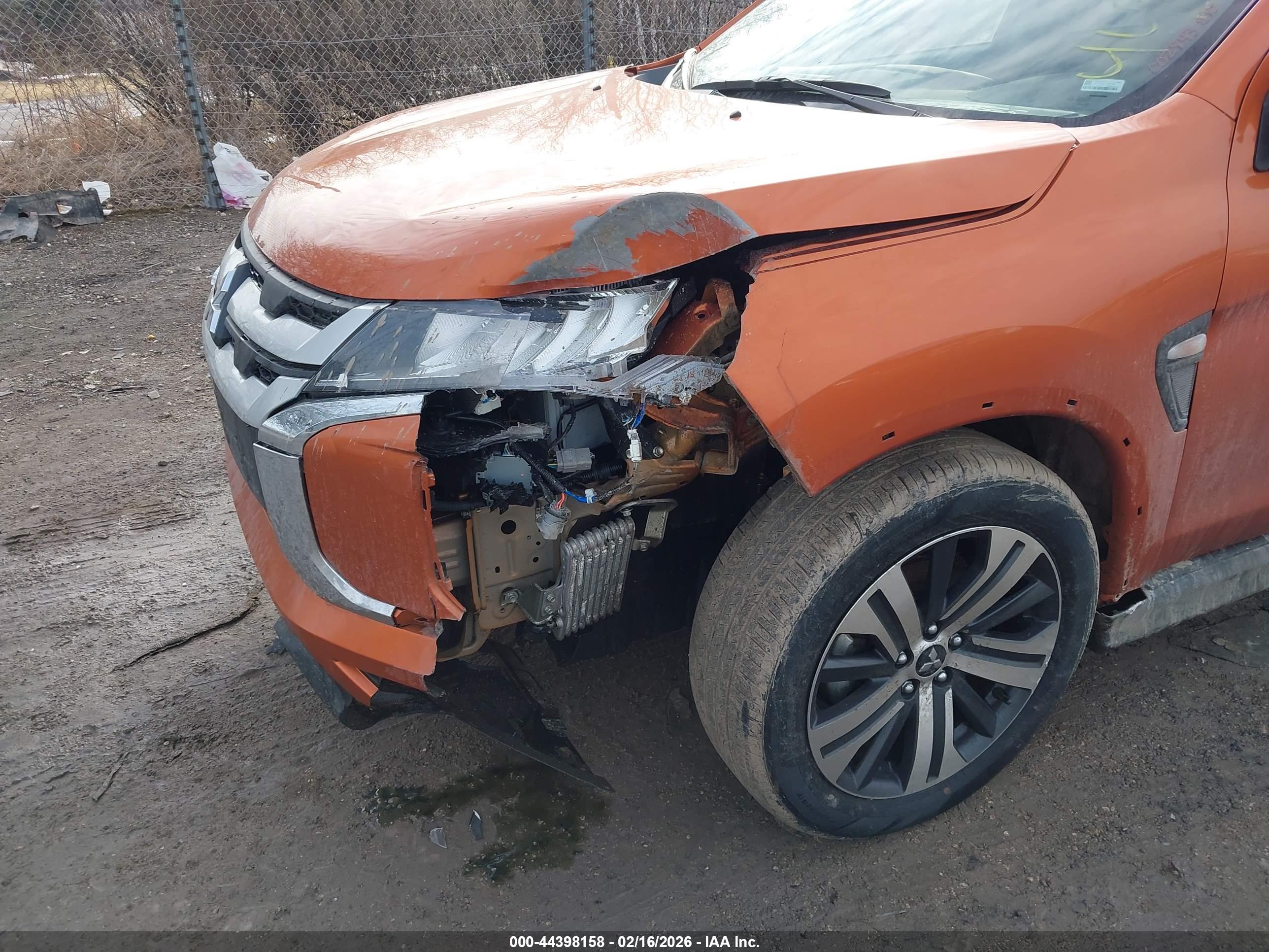 MITSUBISHI OUTLANDER image 6