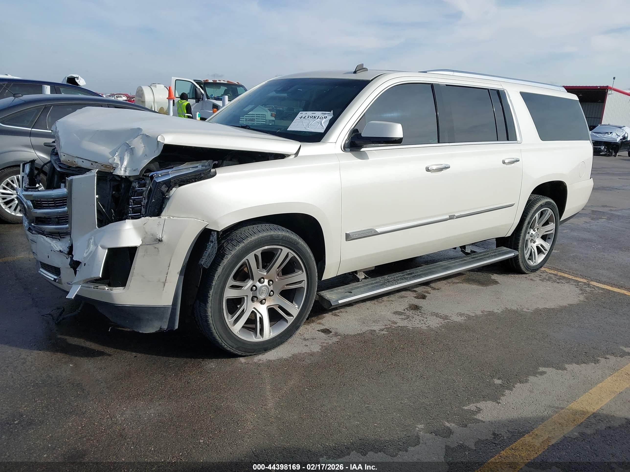 CADILLAC ESCALADE image 2