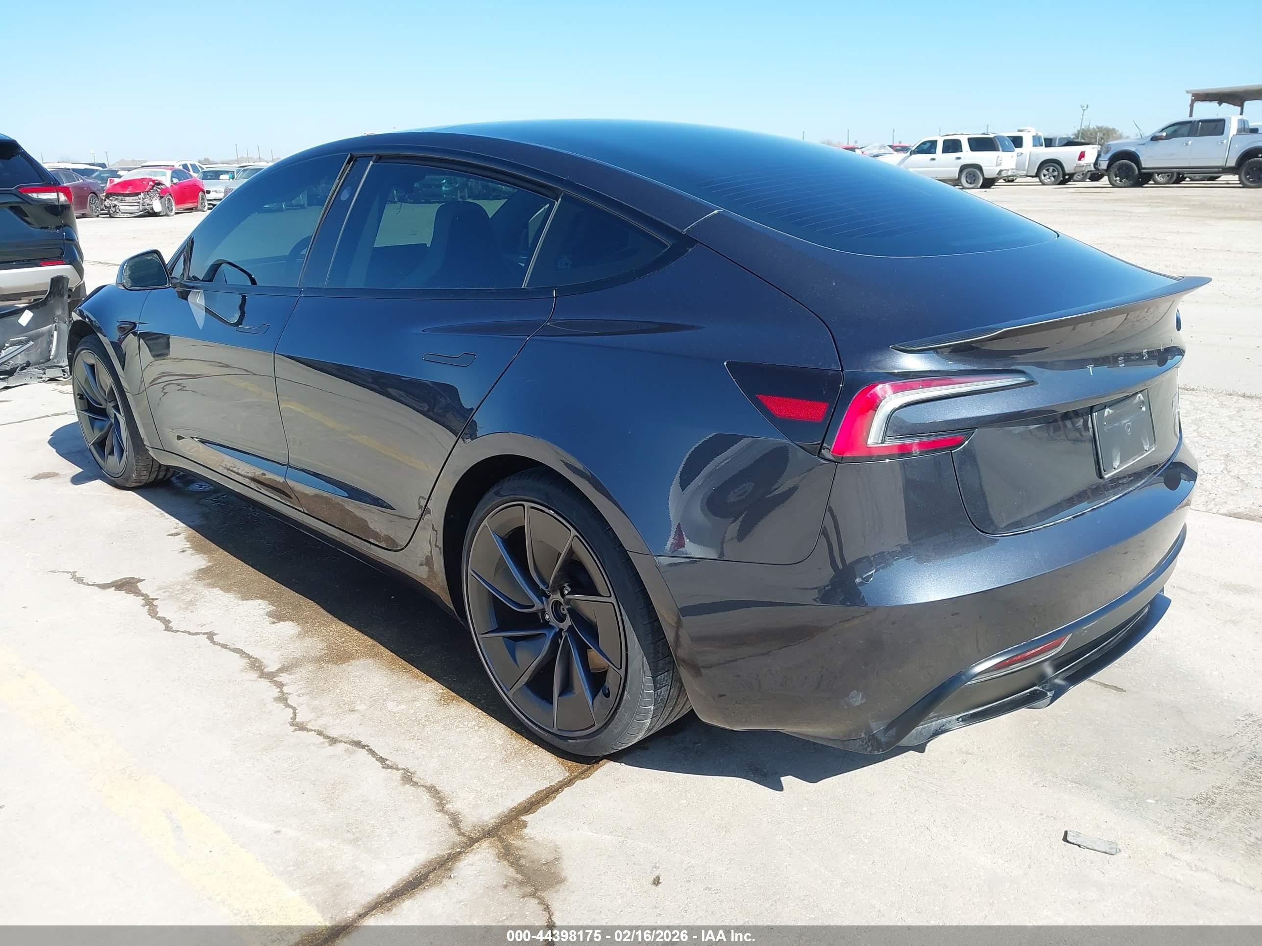 TESLA MODEL image 3