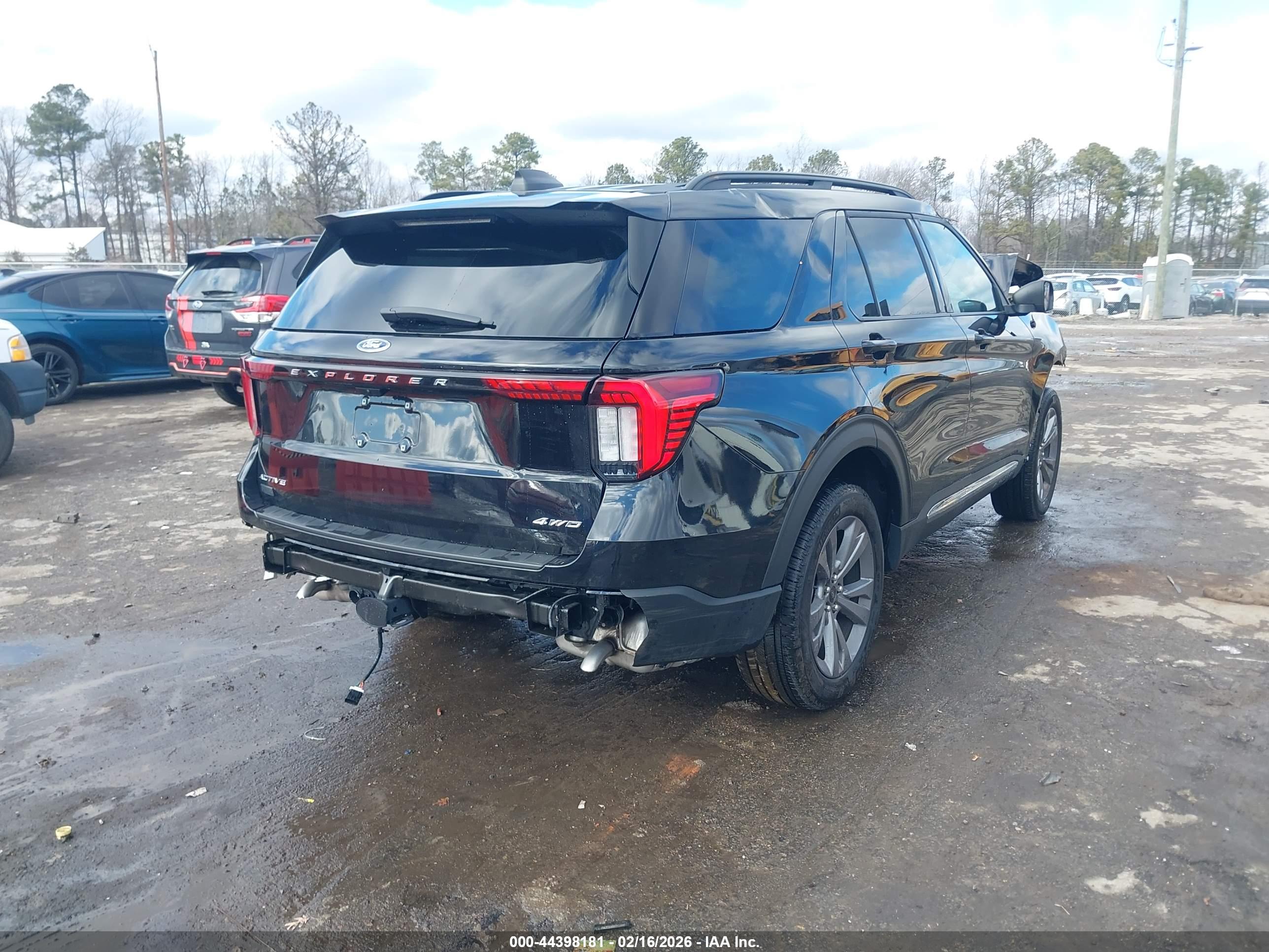 FORD EXPLORER image 4