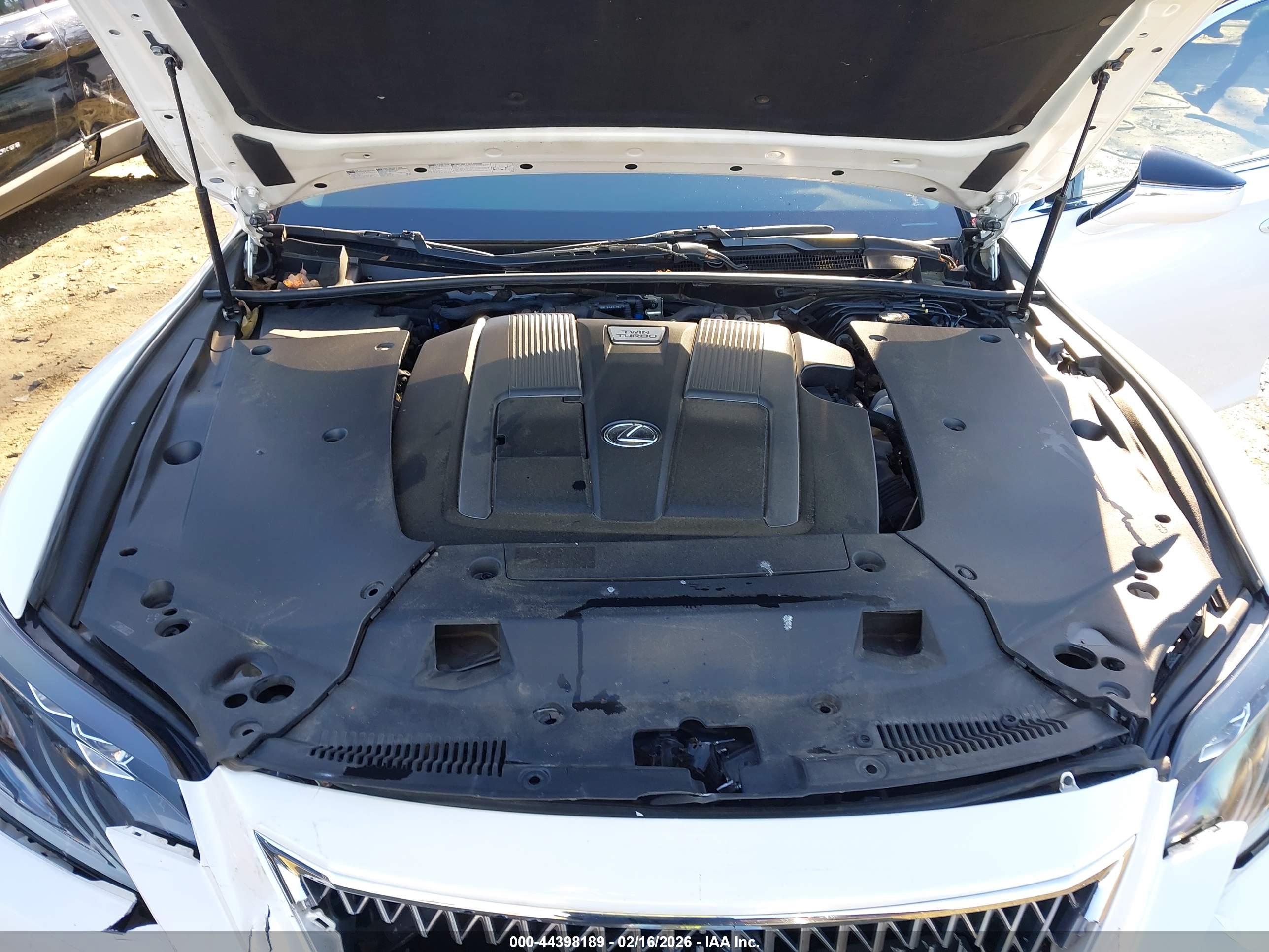 LEXUS LS image 10