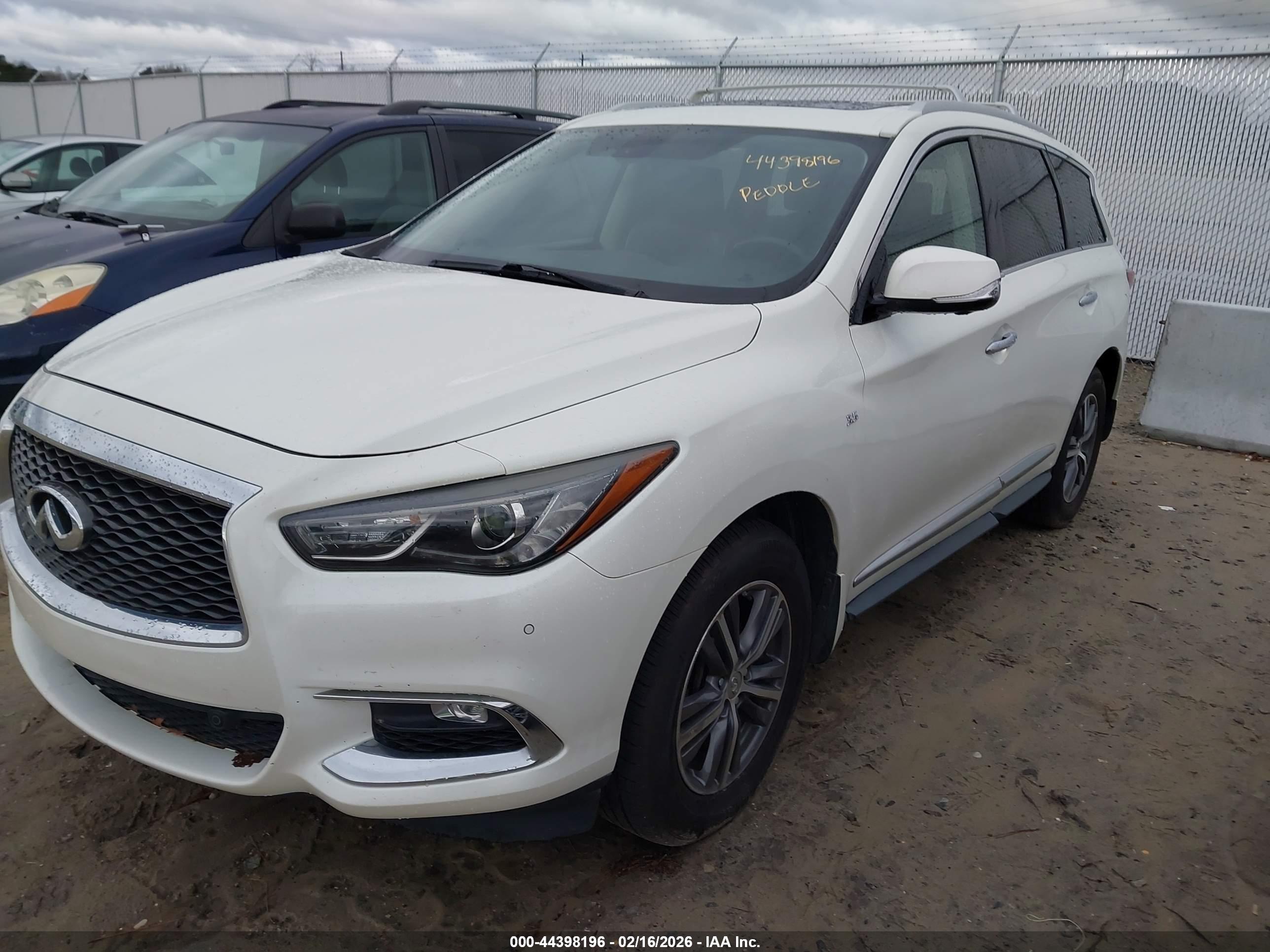 INFINITI QX60 image 2