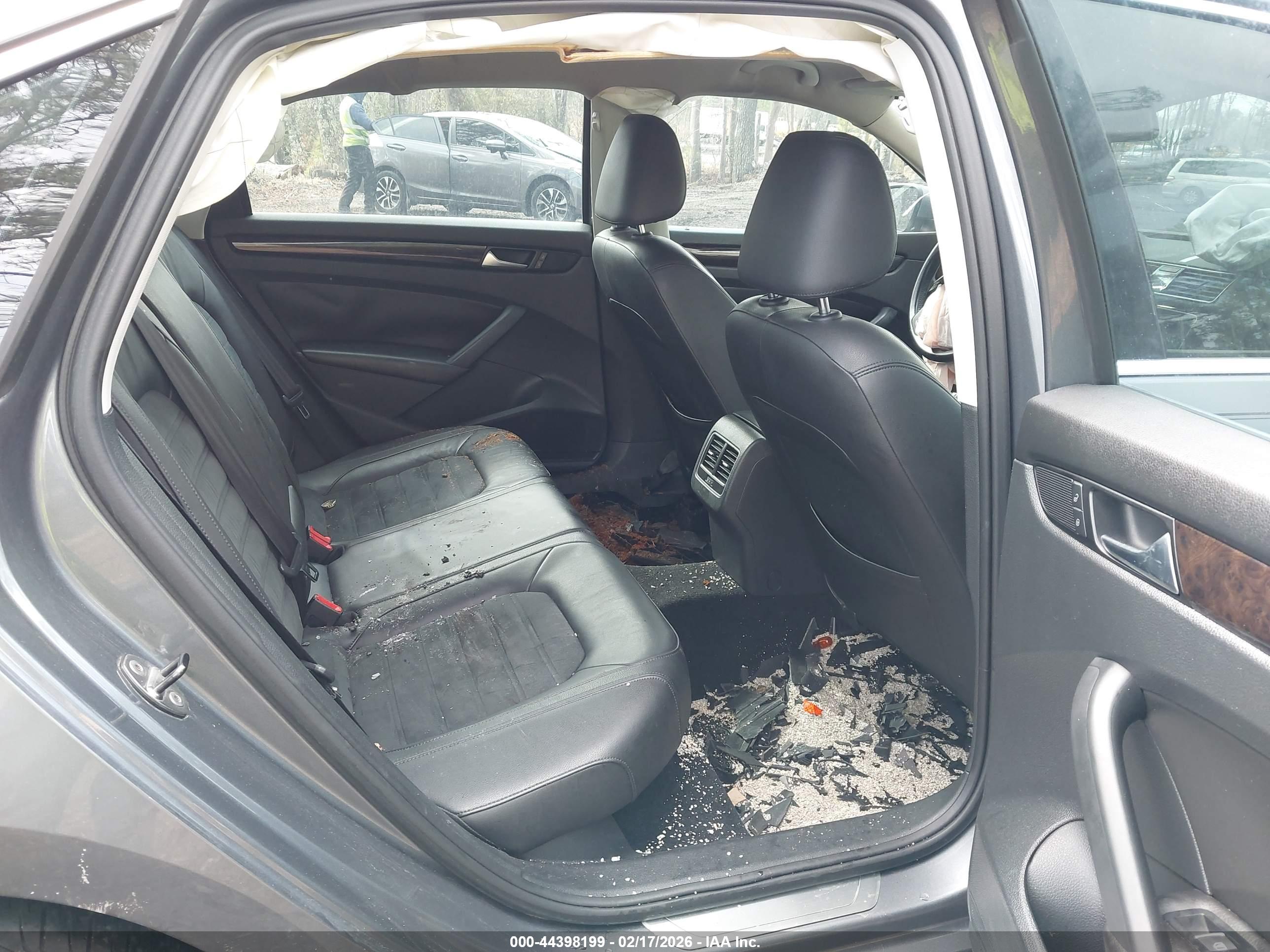 VOLKSWAGEN PASSAT image 8