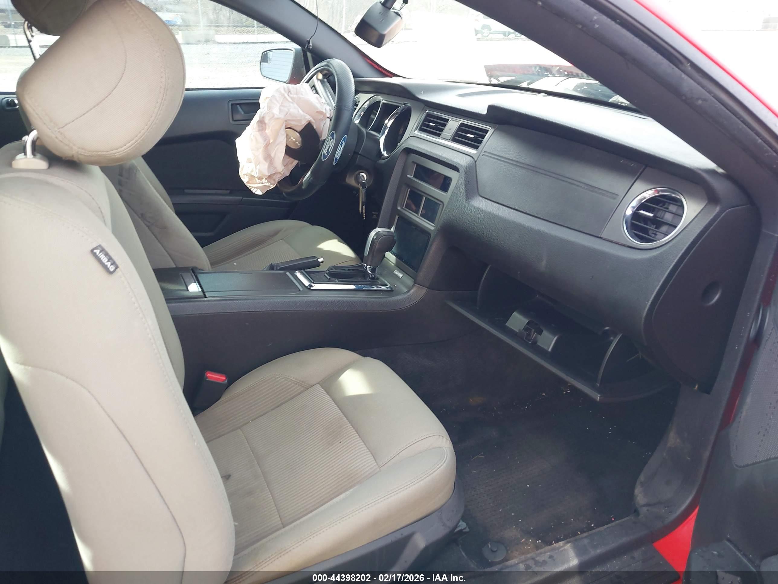 FORD MUSTANG image 5