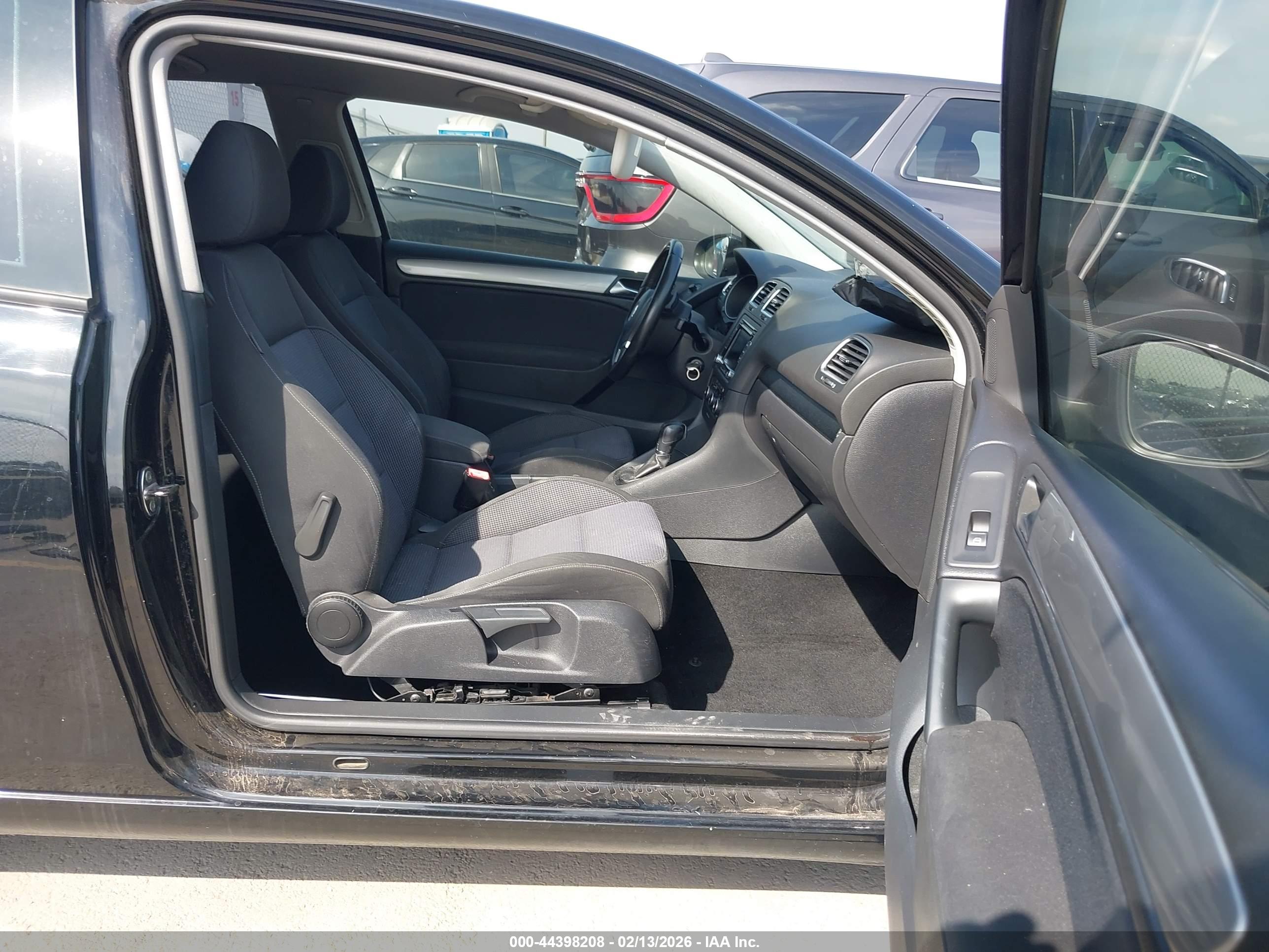 VOLKSWAGEN GOLF image 5