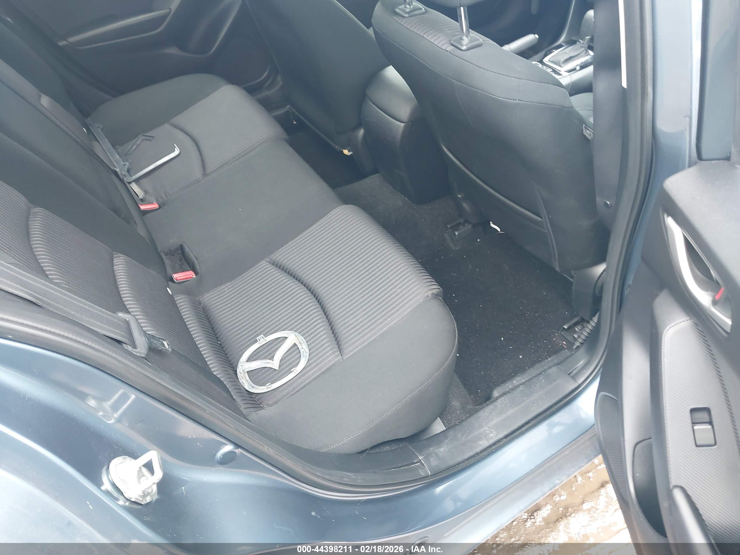 MAZDA MAZDA3 image 8