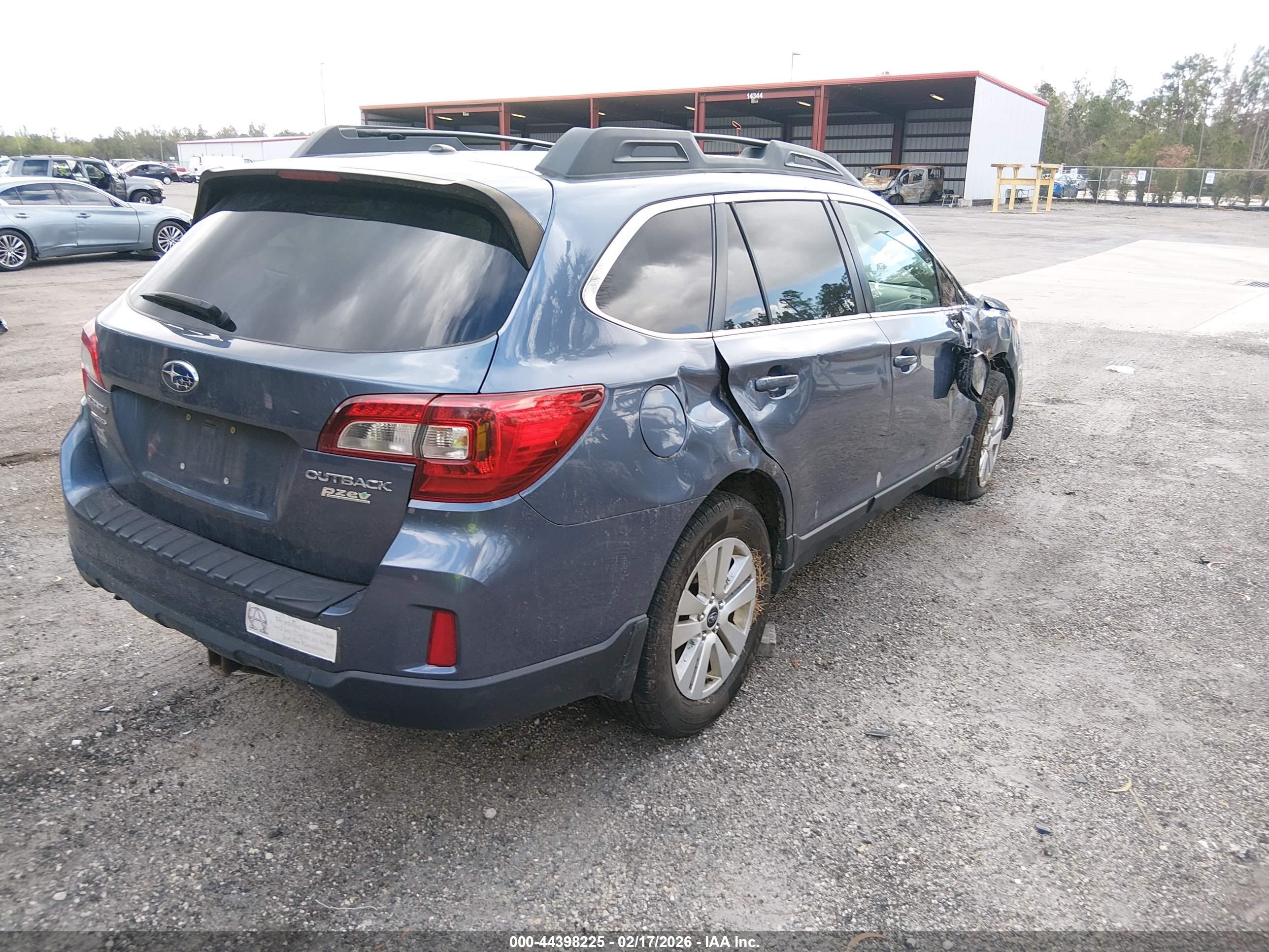 SUBARU OUTBACK image 4