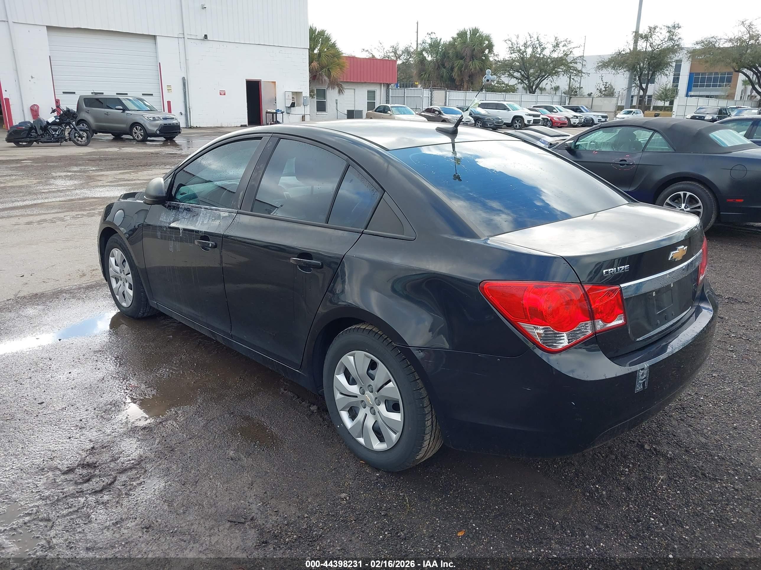 CHEVROLET CRUZE image 3