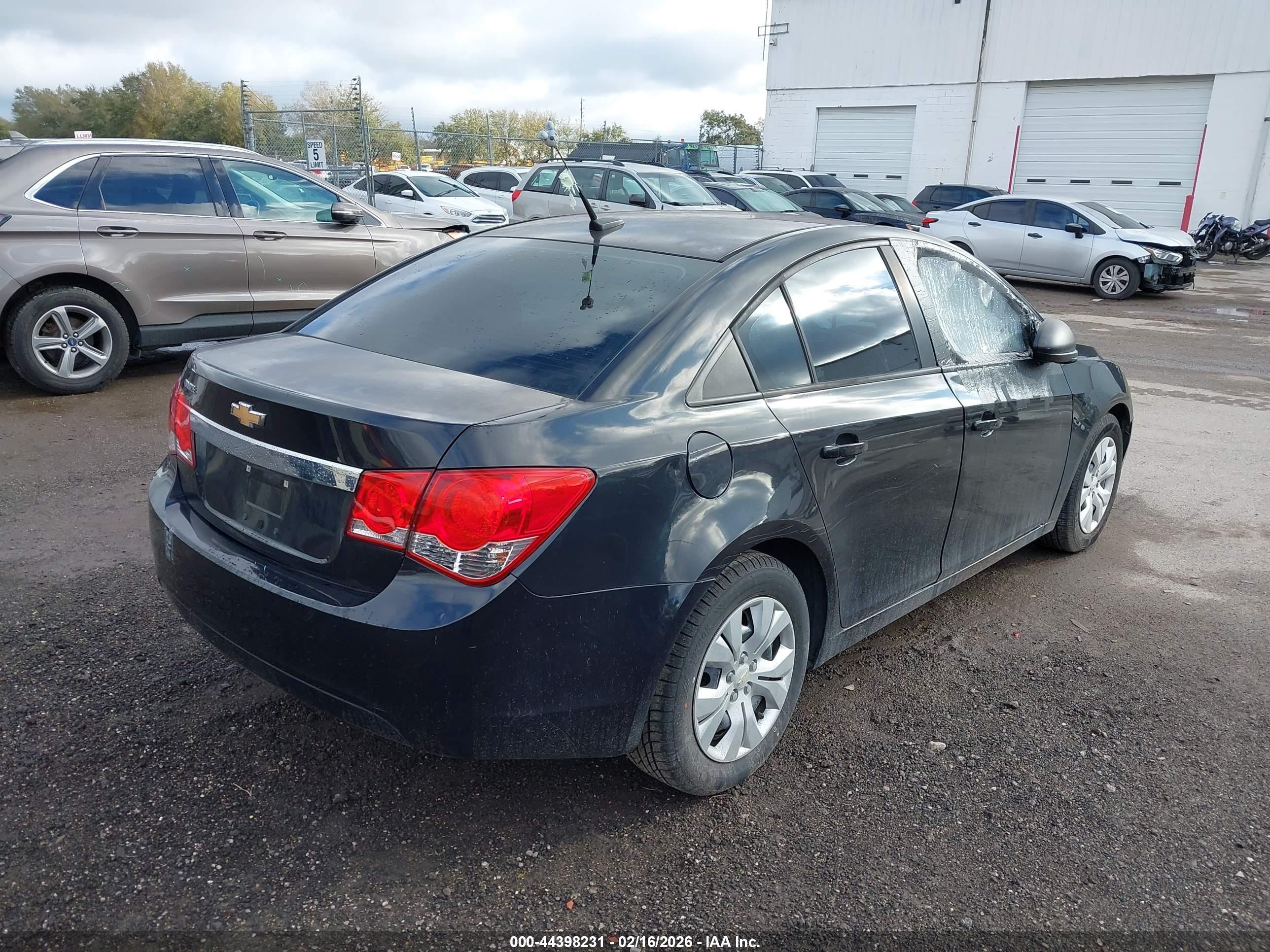 CHEVROLET CRUZE image 4