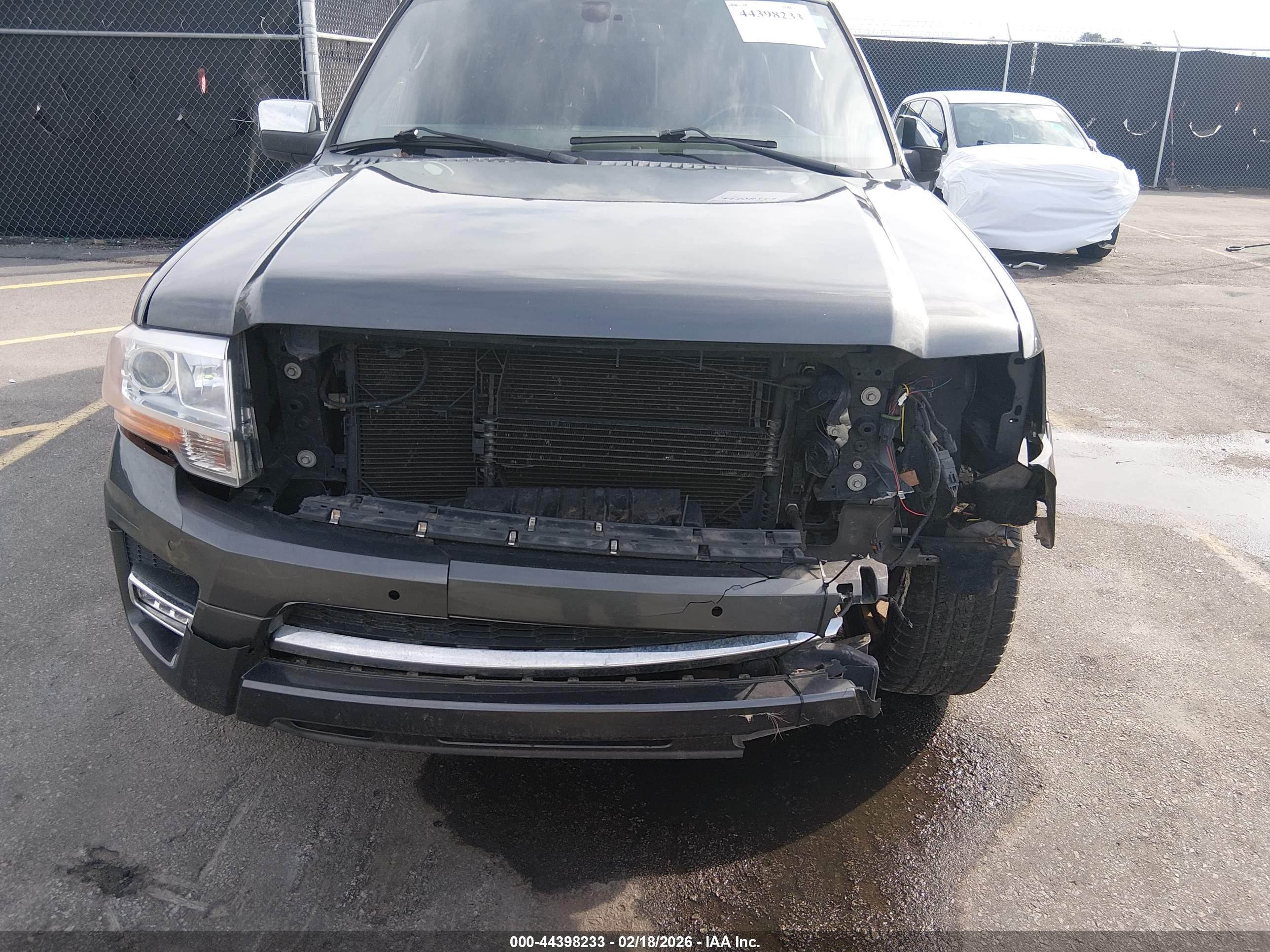 FORD EXPEDITION image 6