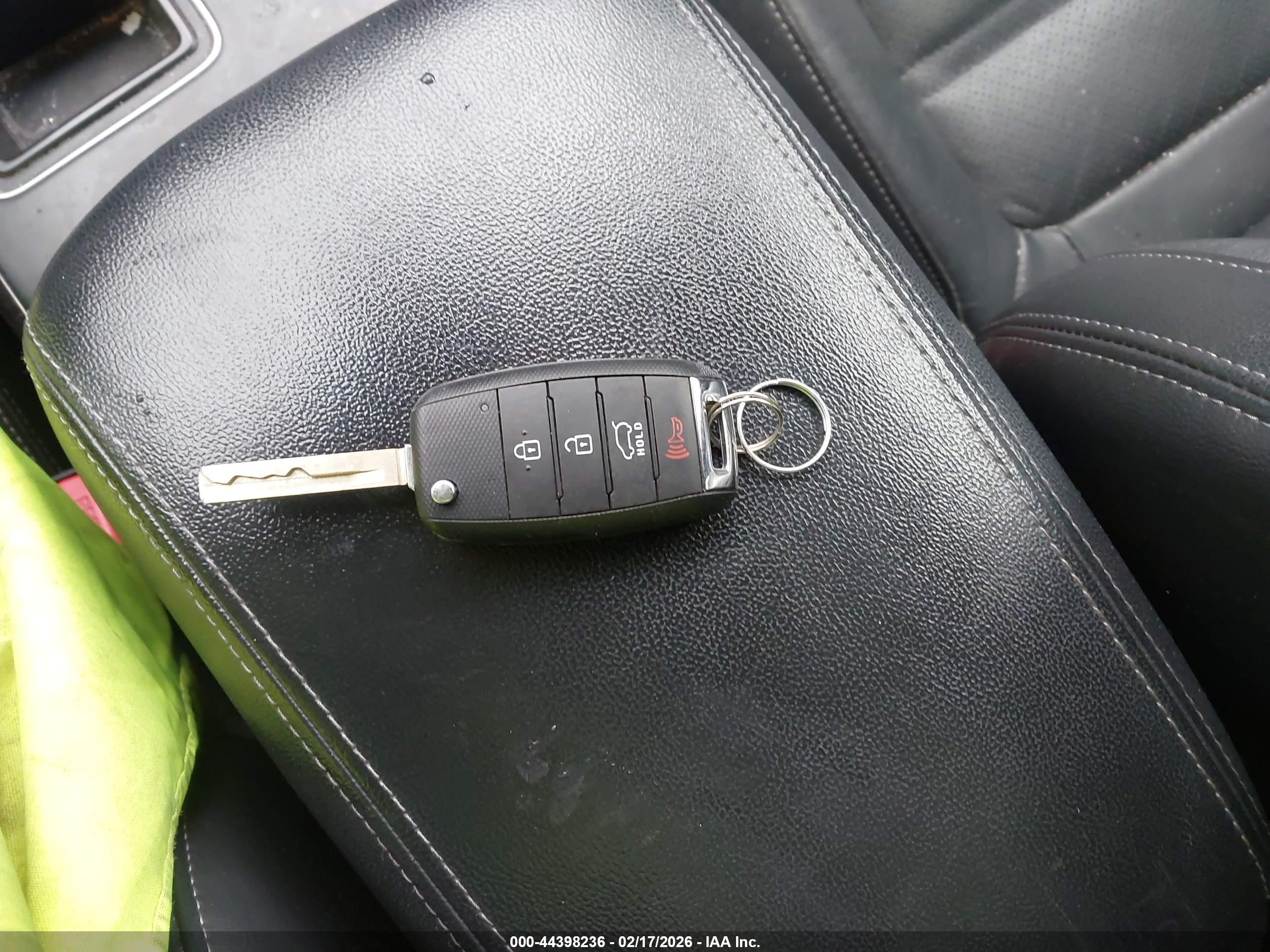 KIA SORENTO image 11