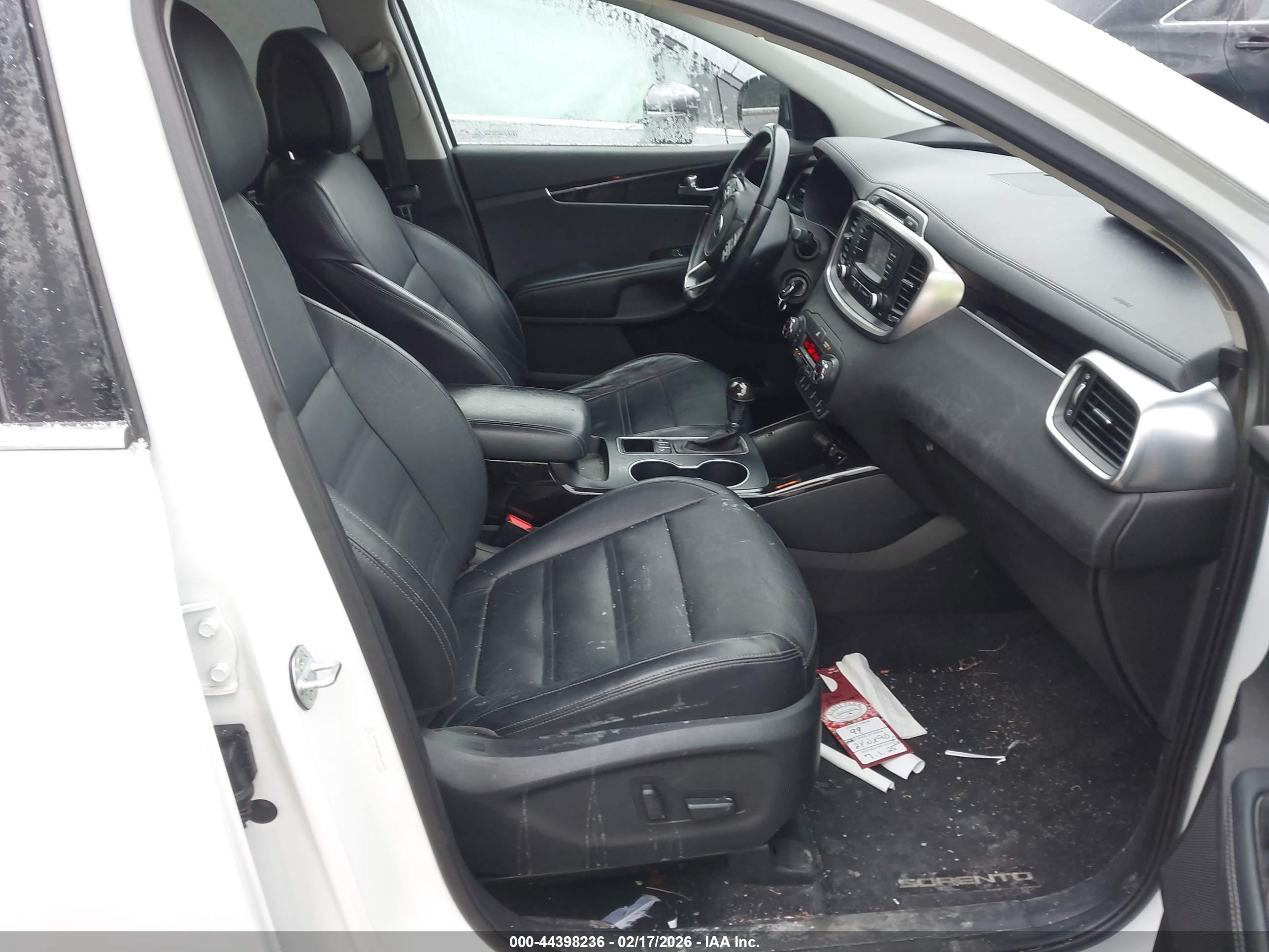 KIA SORENTO image 5